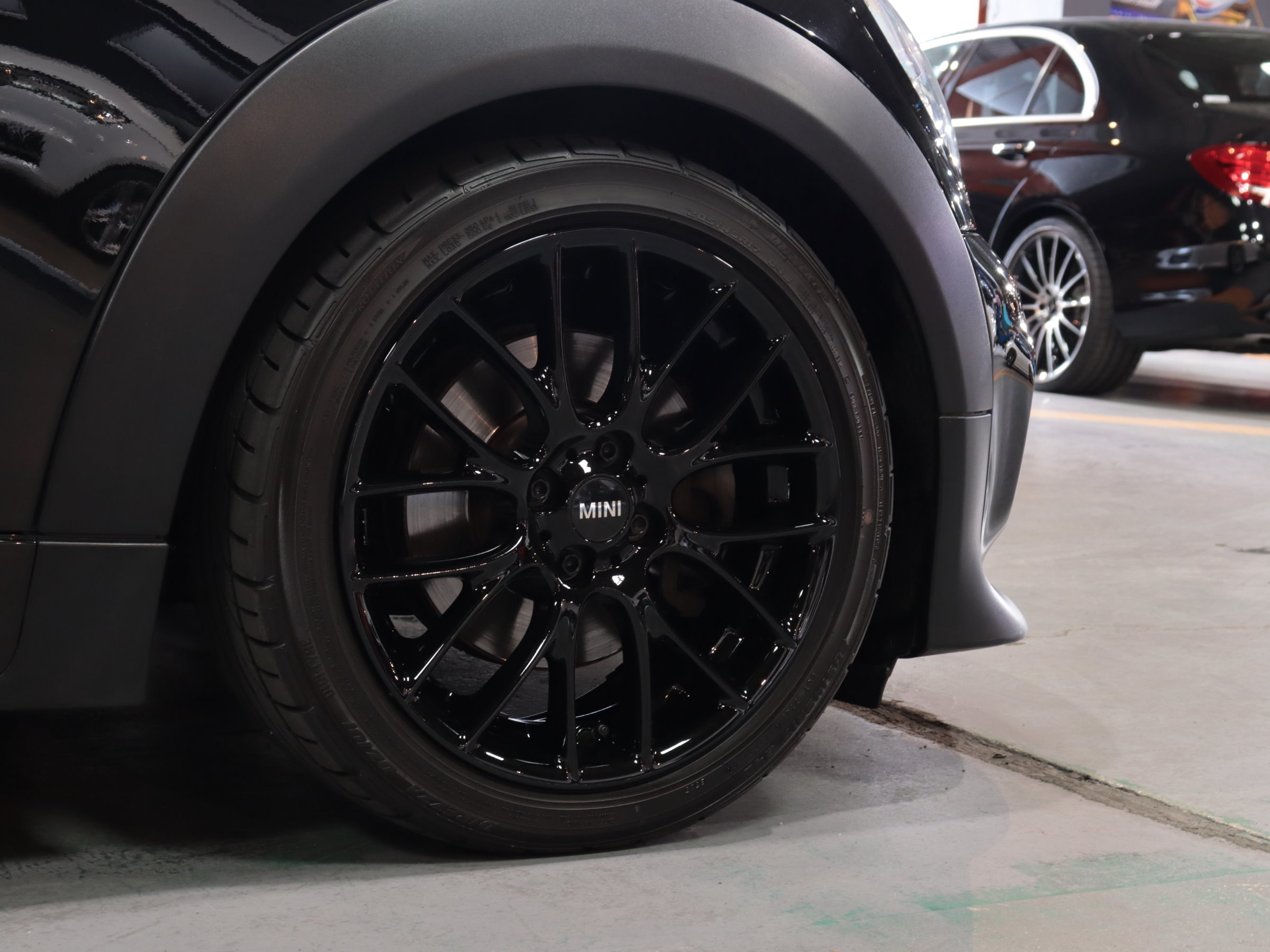 ＢＭＷ　ＭＩＮＩ　クーパーＳ　ＪＣＷスポーツＰＫＧ　６速マニュアル