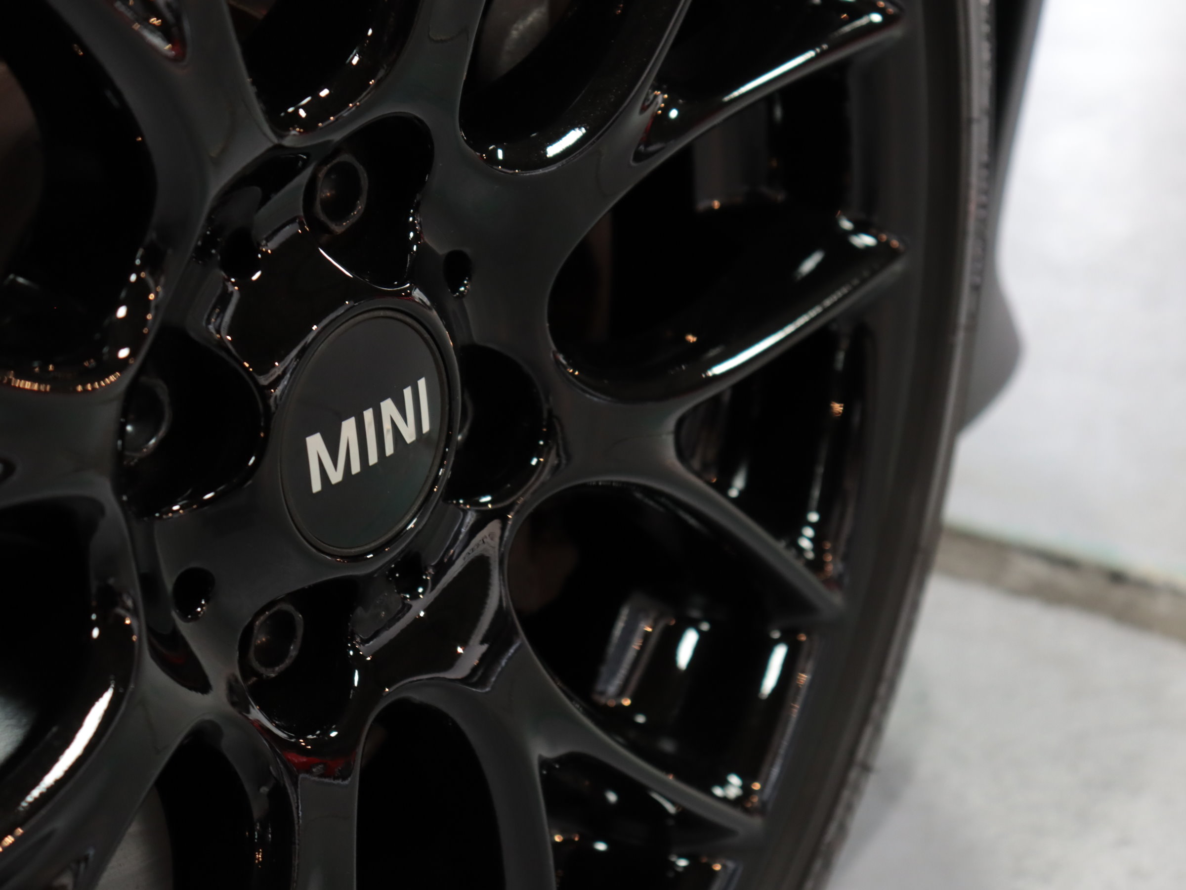 ＢＭＷ　ＭＩＮＩ　クーパーＳ　ＪＣＷスポーツＰＫＧ　６速マニュアル