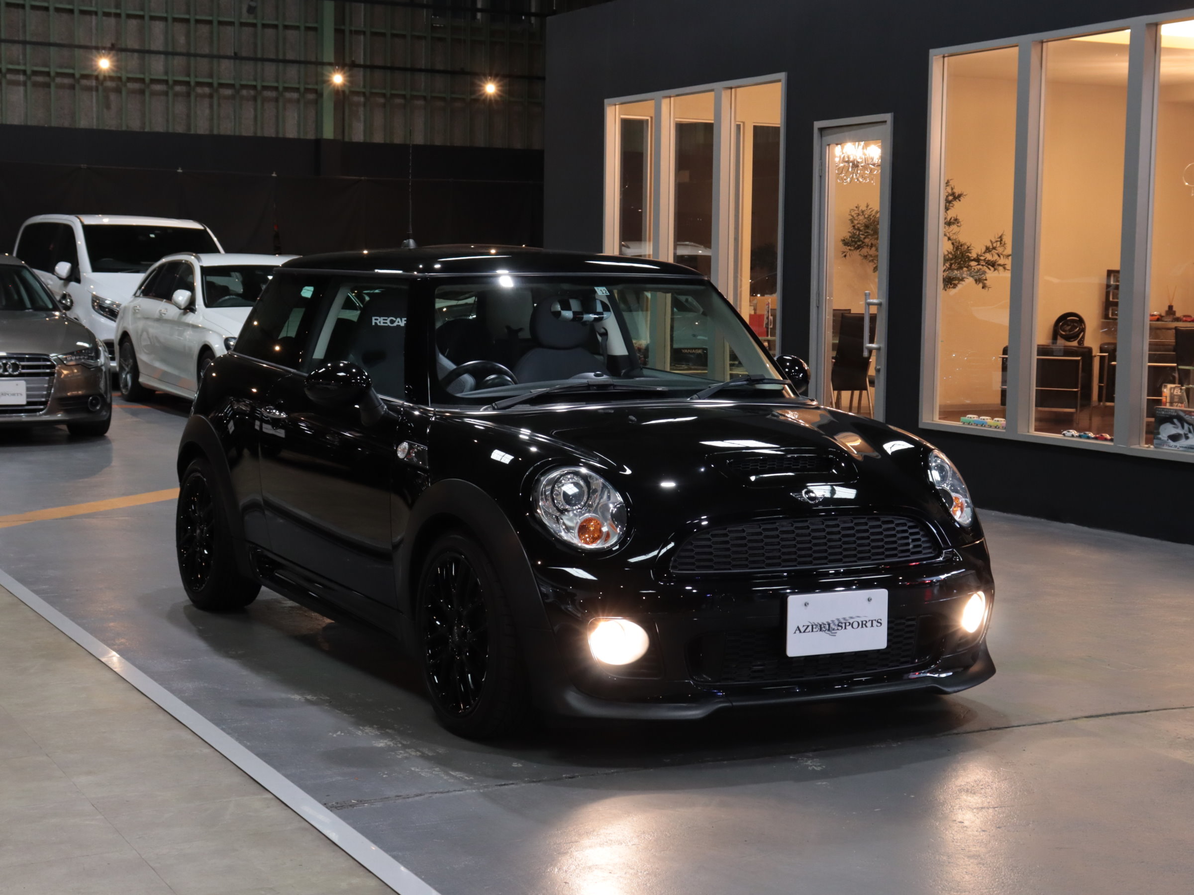 ＢＭＷ　ＭＩＮＩ　クーパーＳ　ＪＣＷスポーツＰＫＧ　６速マニュアル