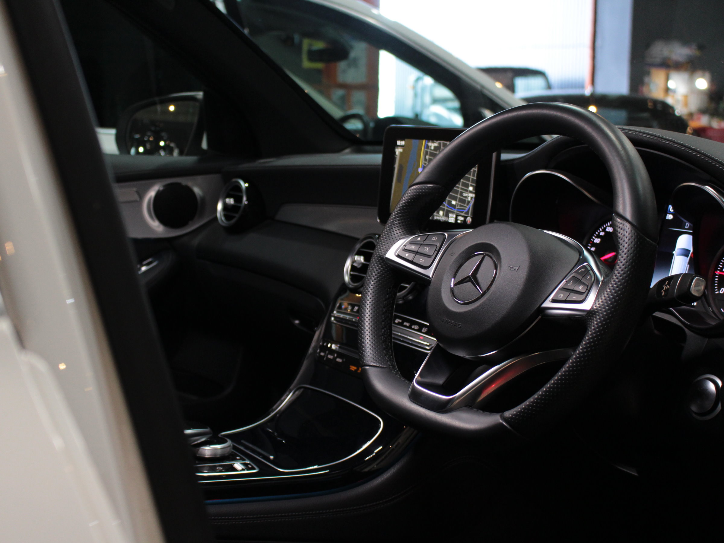 メルセデスベンツ　ＧＬＣ　２２０ｄ　４マチックスポーツ