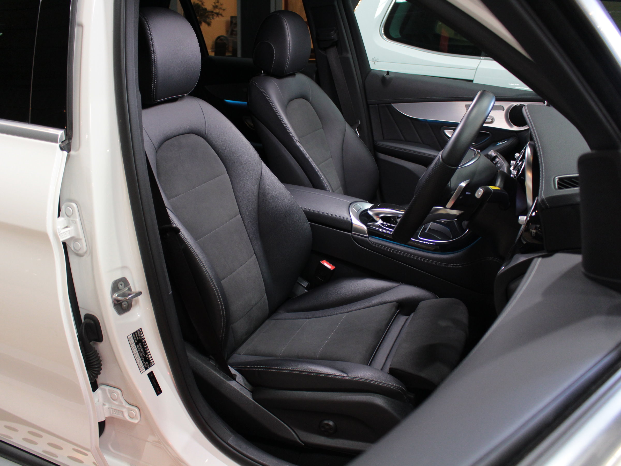 メルセデスベンツ　ＧＬＣ　２２０ｄ　４マチックスポーツ