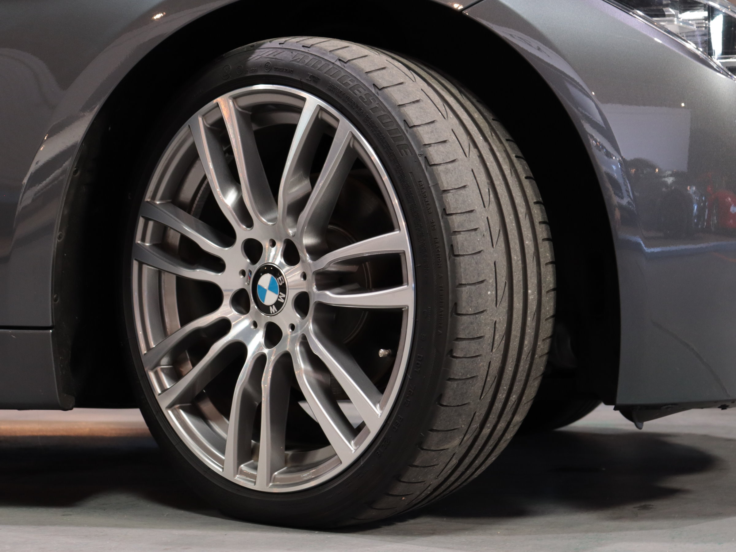 ＢＭＷ　３シリーズ　Ｍスポーツ　（ＬＣＩ後期モデル）