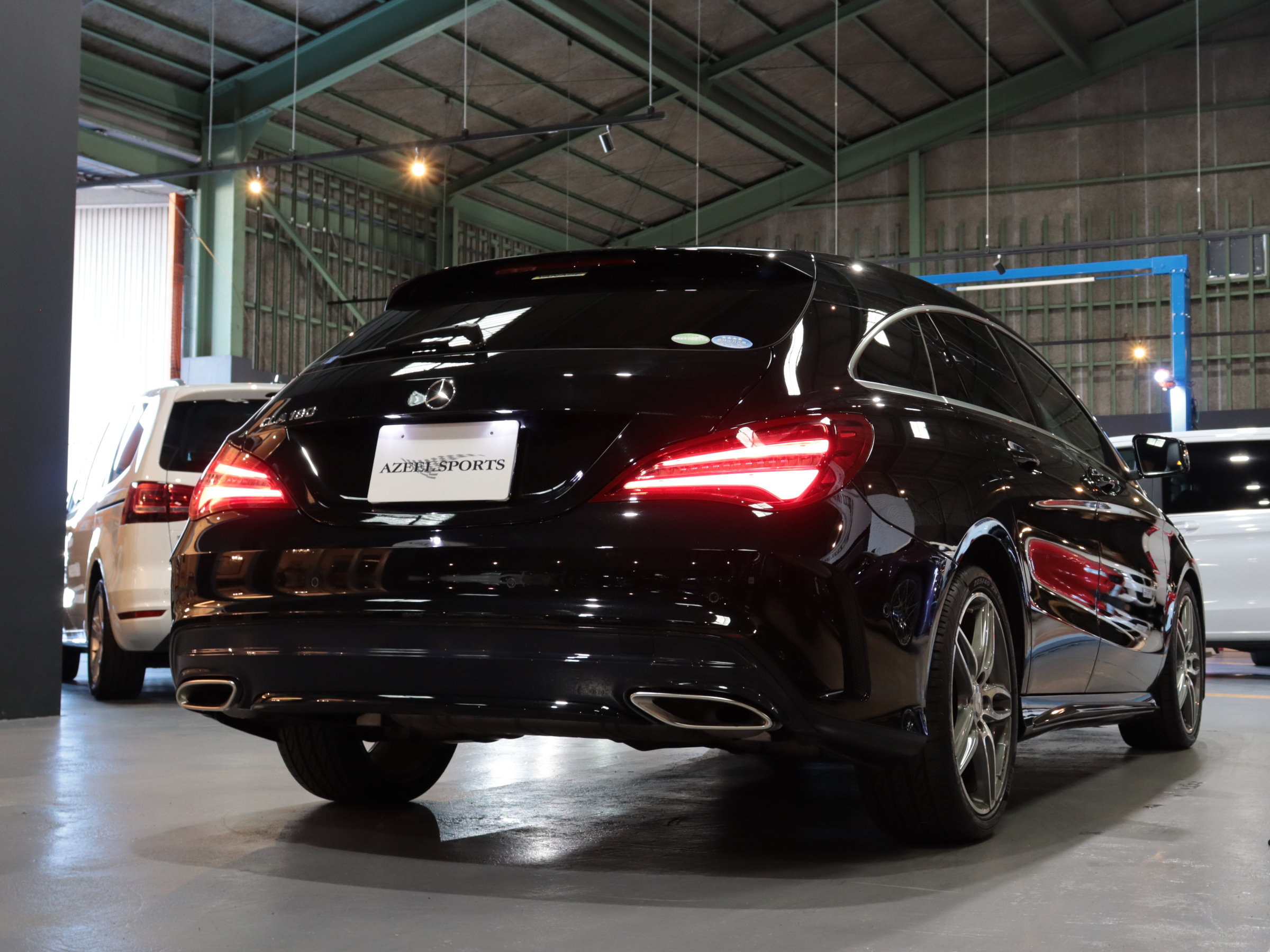 メルセデスベンツ　ＣＬＡ１８０　スポーツ　シューティングブレーク