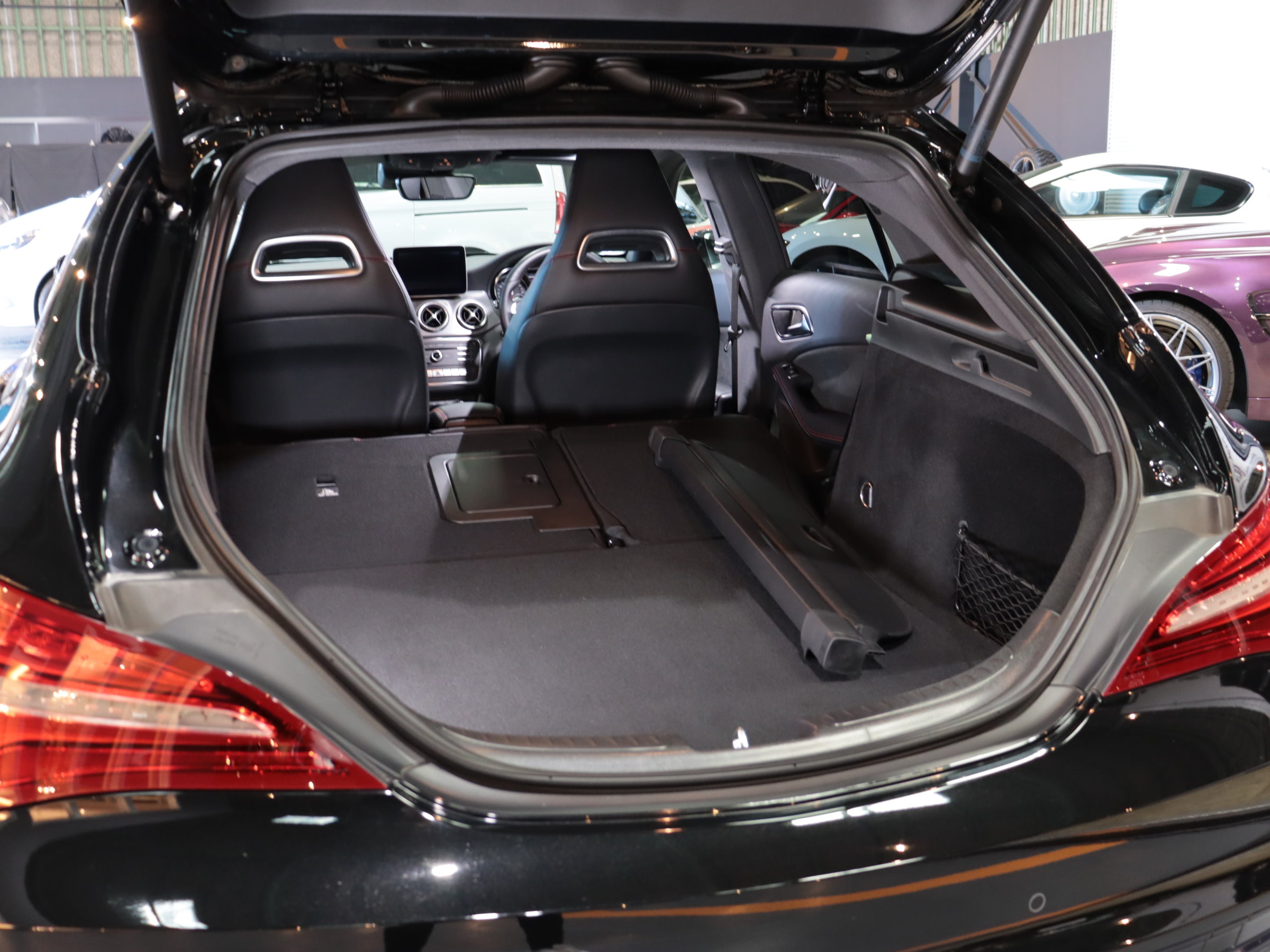 メルセデスベンツ　ＣＬＡ１８０　スポーツ　シューティングブレーク