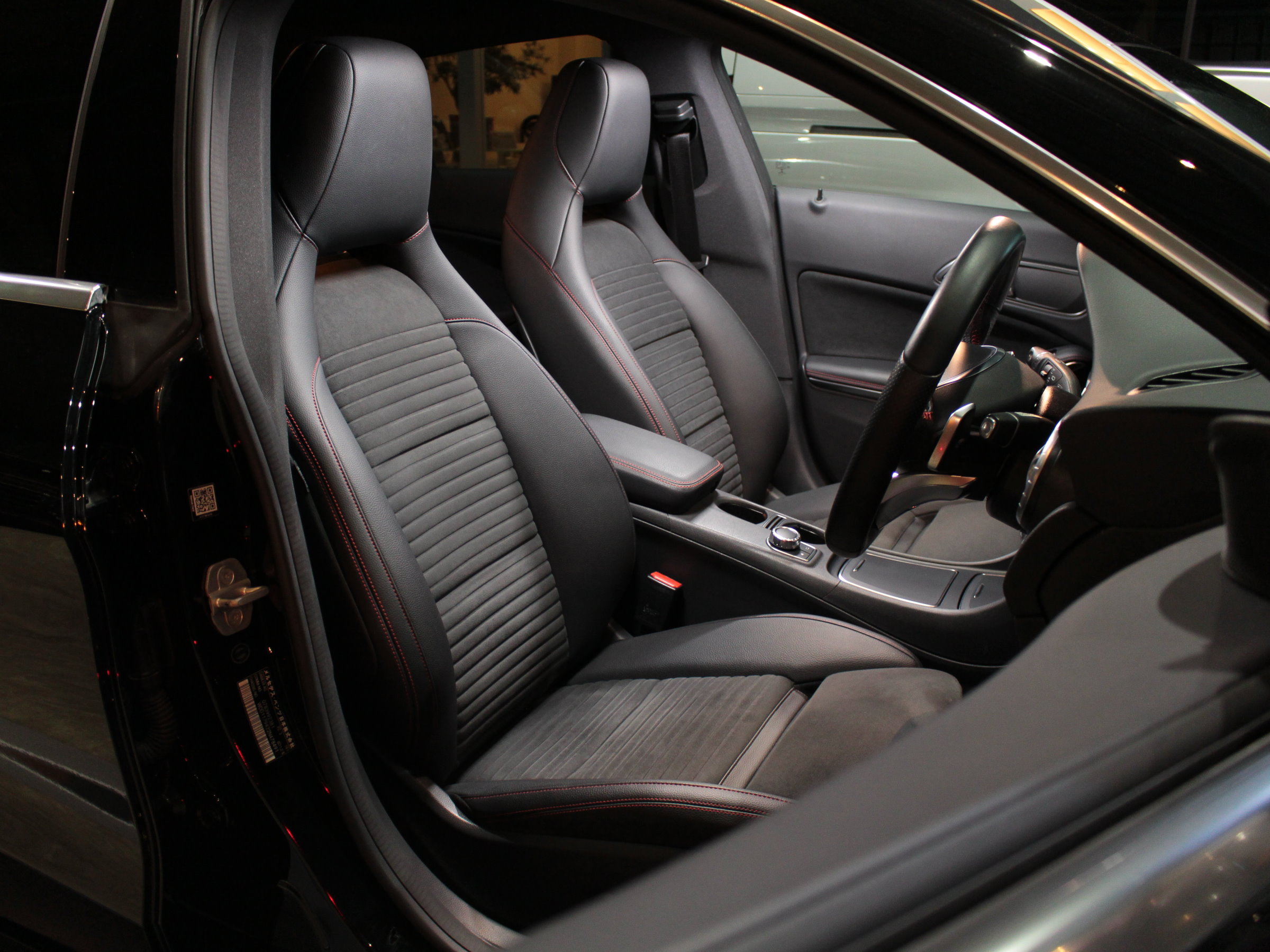メルセデスベンツ　ＣＬＡ１８０　スポーツ　シューティングブレーク