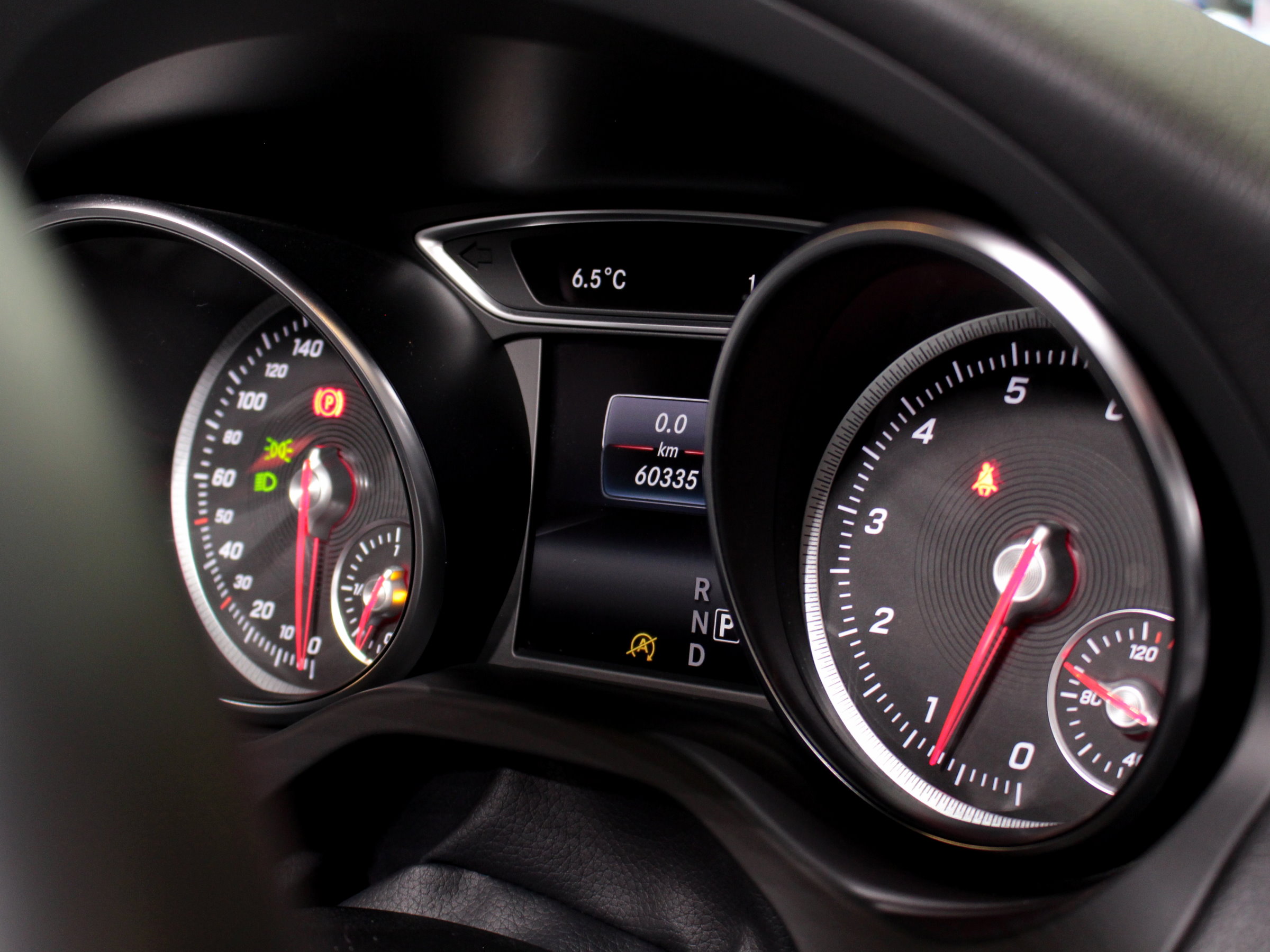 メルセデスベンツ　ＣＬＡ１８０　スポーツ　シューティングブレーク