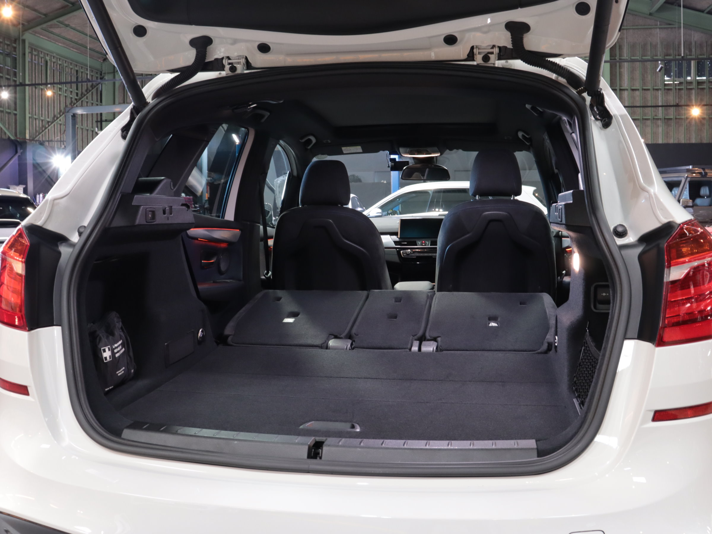ＢＭＷ　２１８ｄ　アクティブツアラー　Ｍスポーツ
