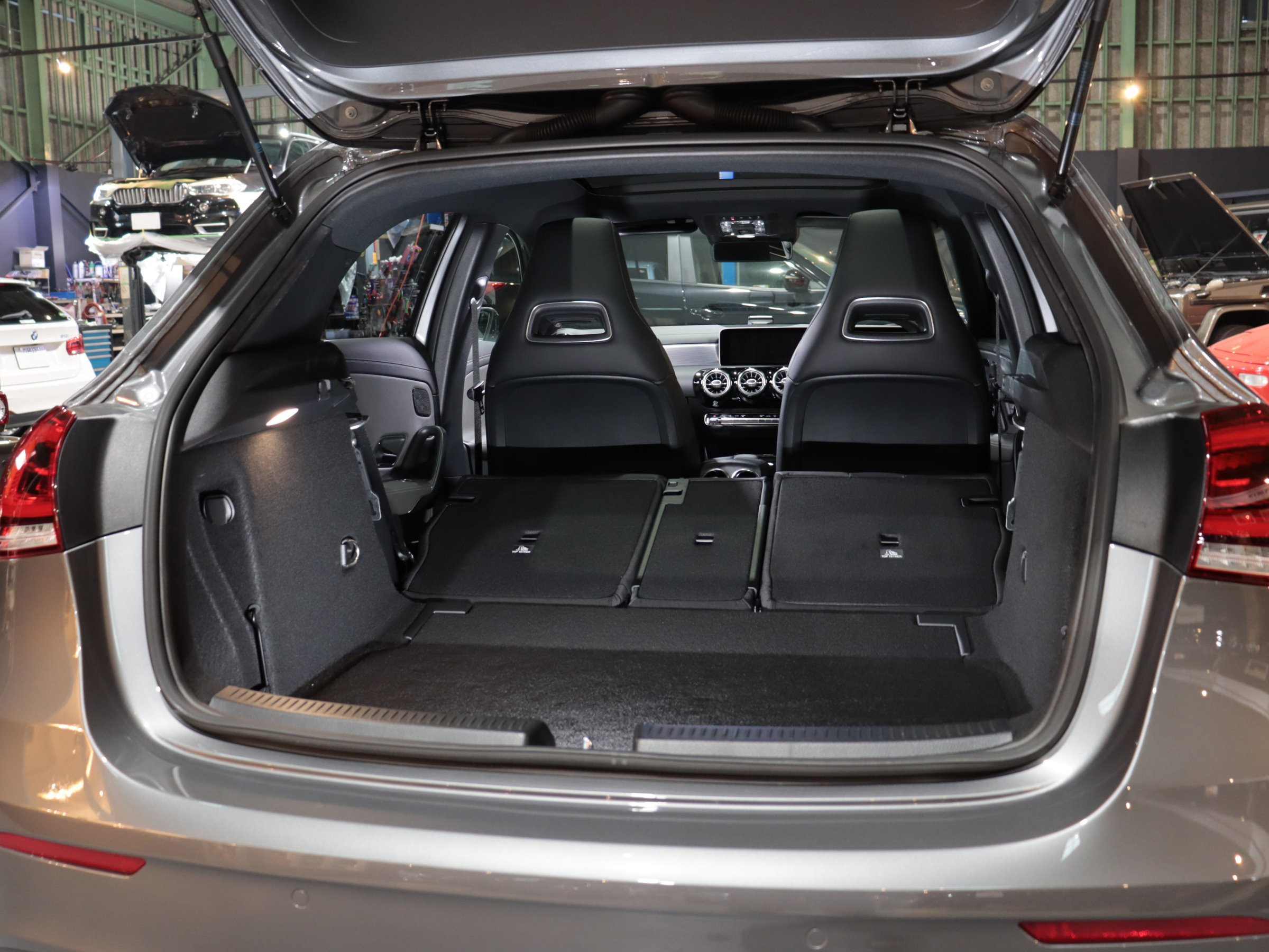 メルセデスベンツ　Ａ２００ｄ　ＡＭＧライン