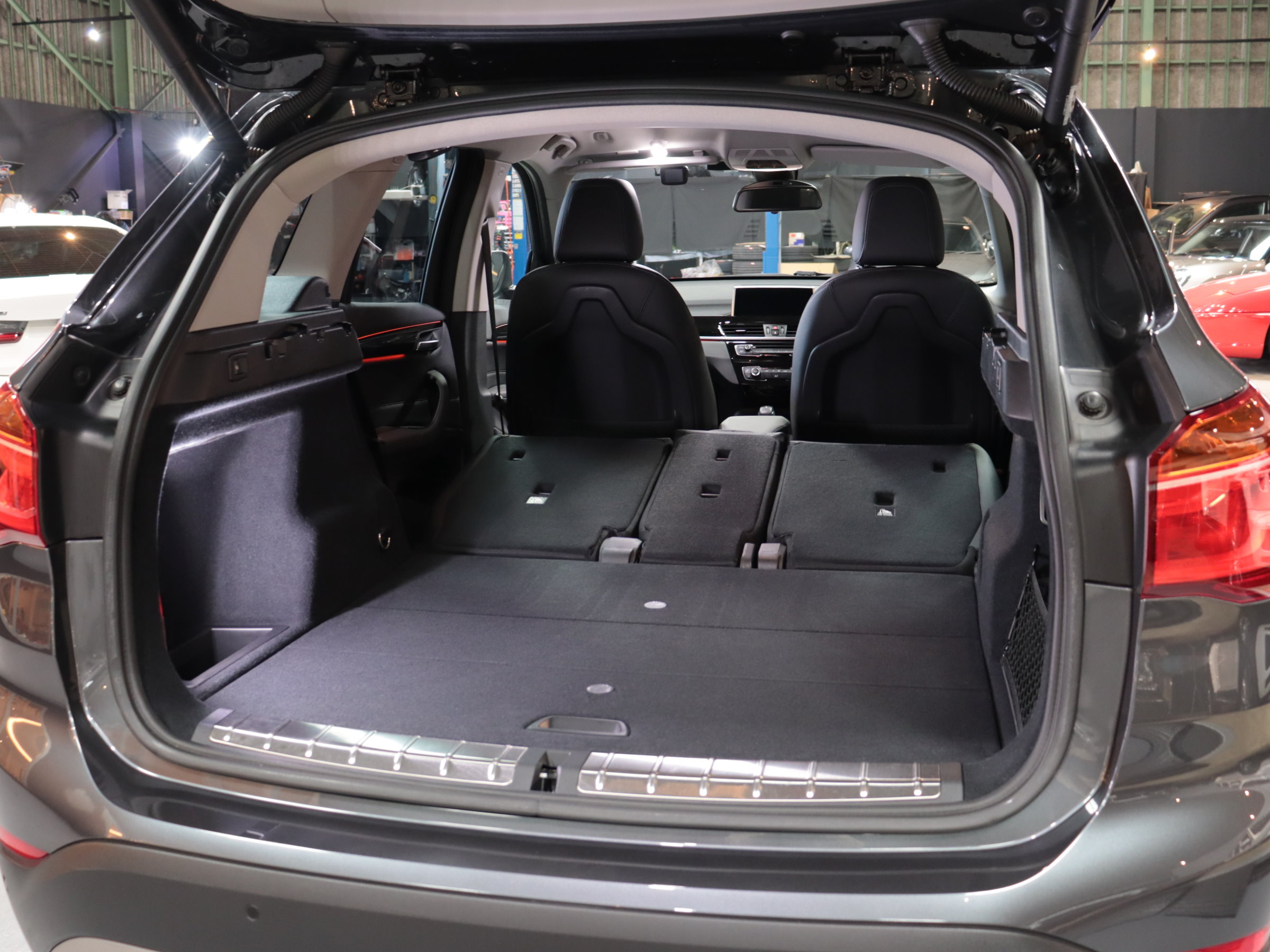 ＢＭＷ　Ｘ１　ｘドライブ１８ｄ　Ｘライン