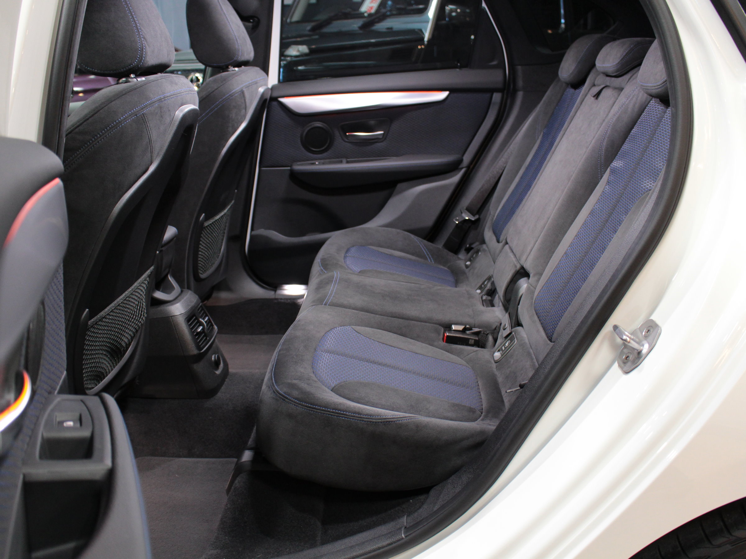 ＢＭＷ　２１８ｄ　アクティブツアラー　Ｍスポーツ