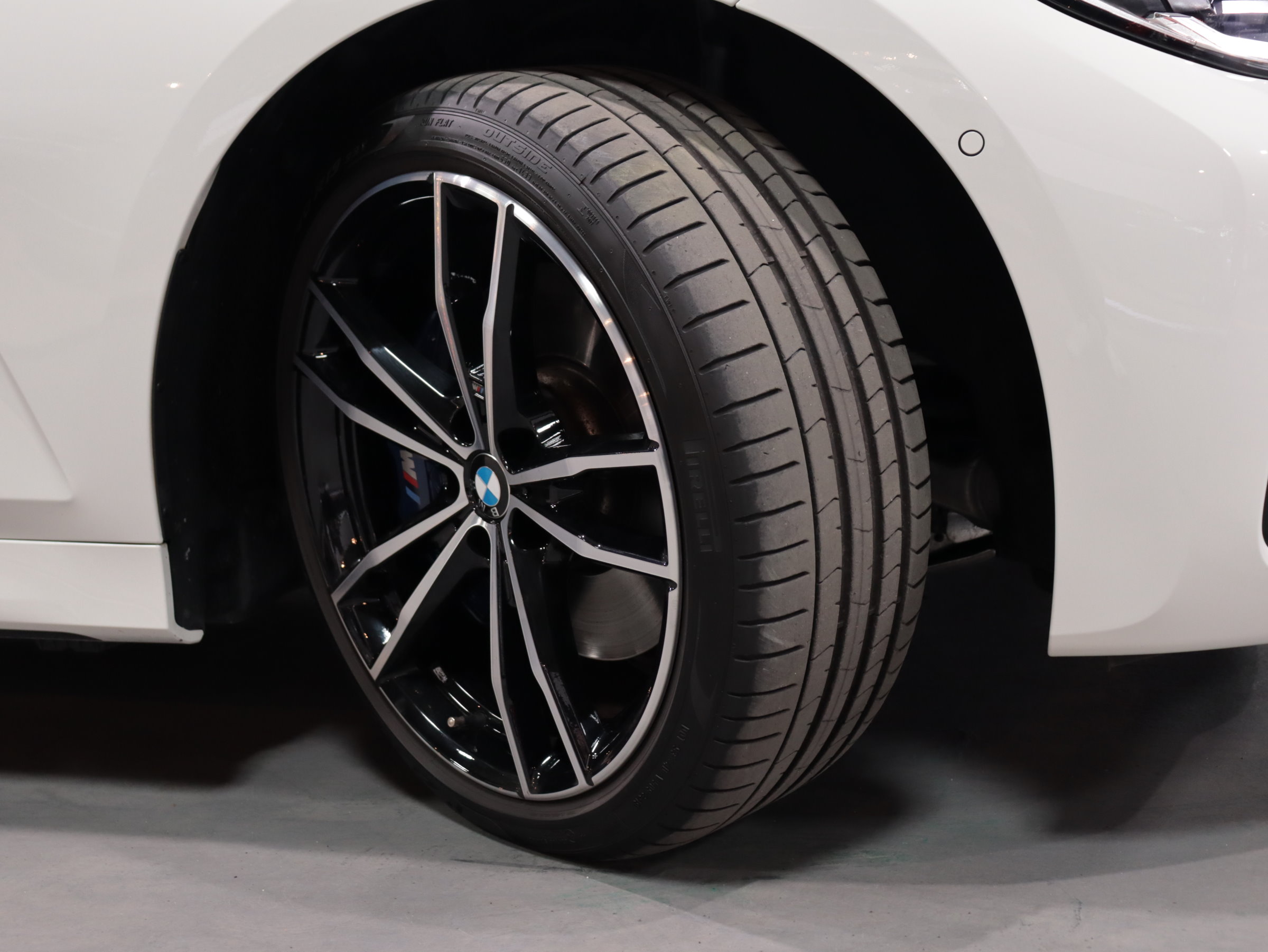 ＢＭＷ　３２０ｄ　ｘＤｒｉｖｅ　Ｍスポーツ