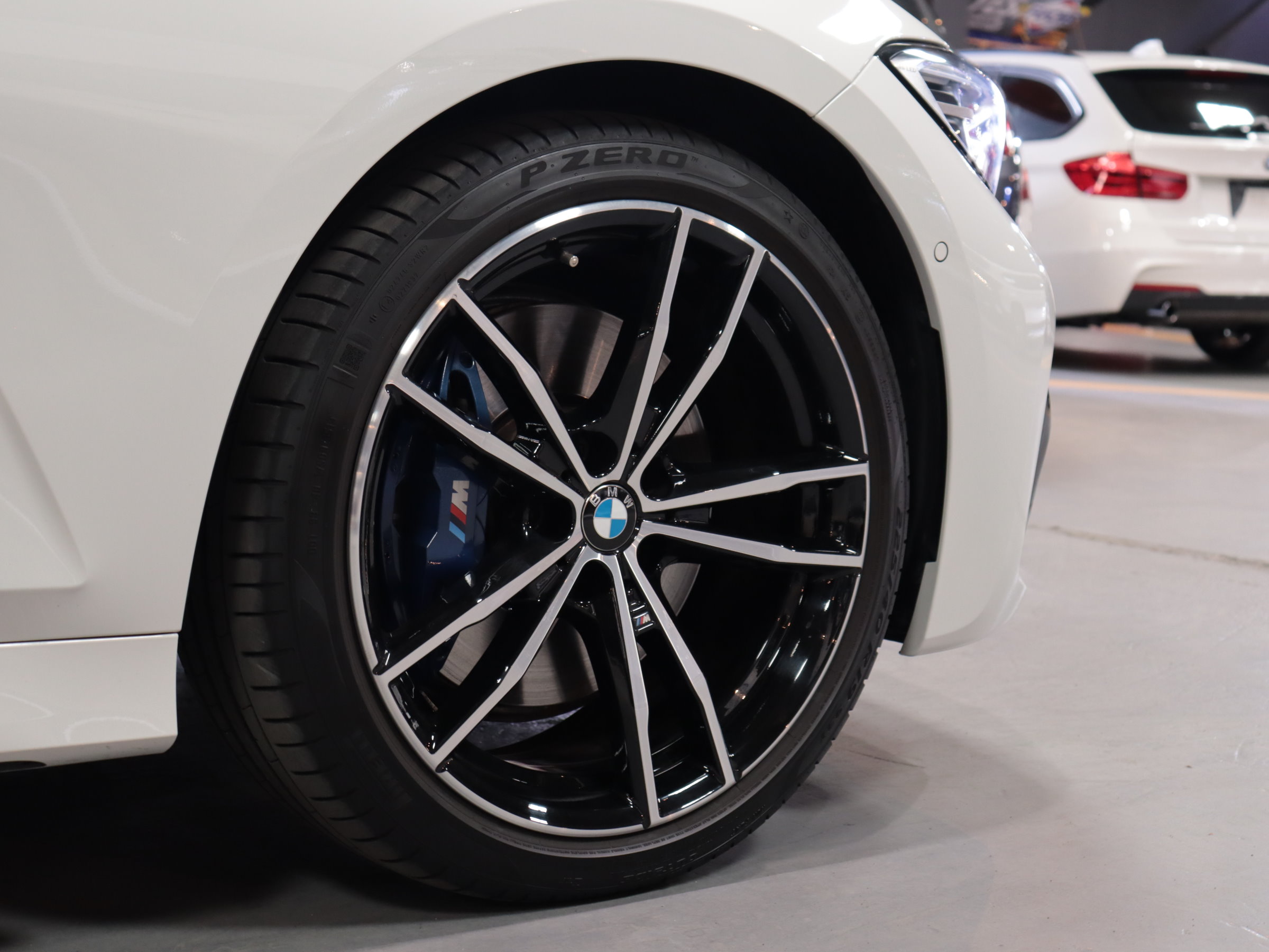 ＢＭＷ　３２０ｄ　ｘＤｒｉｖｅ　Ｍスポーツ