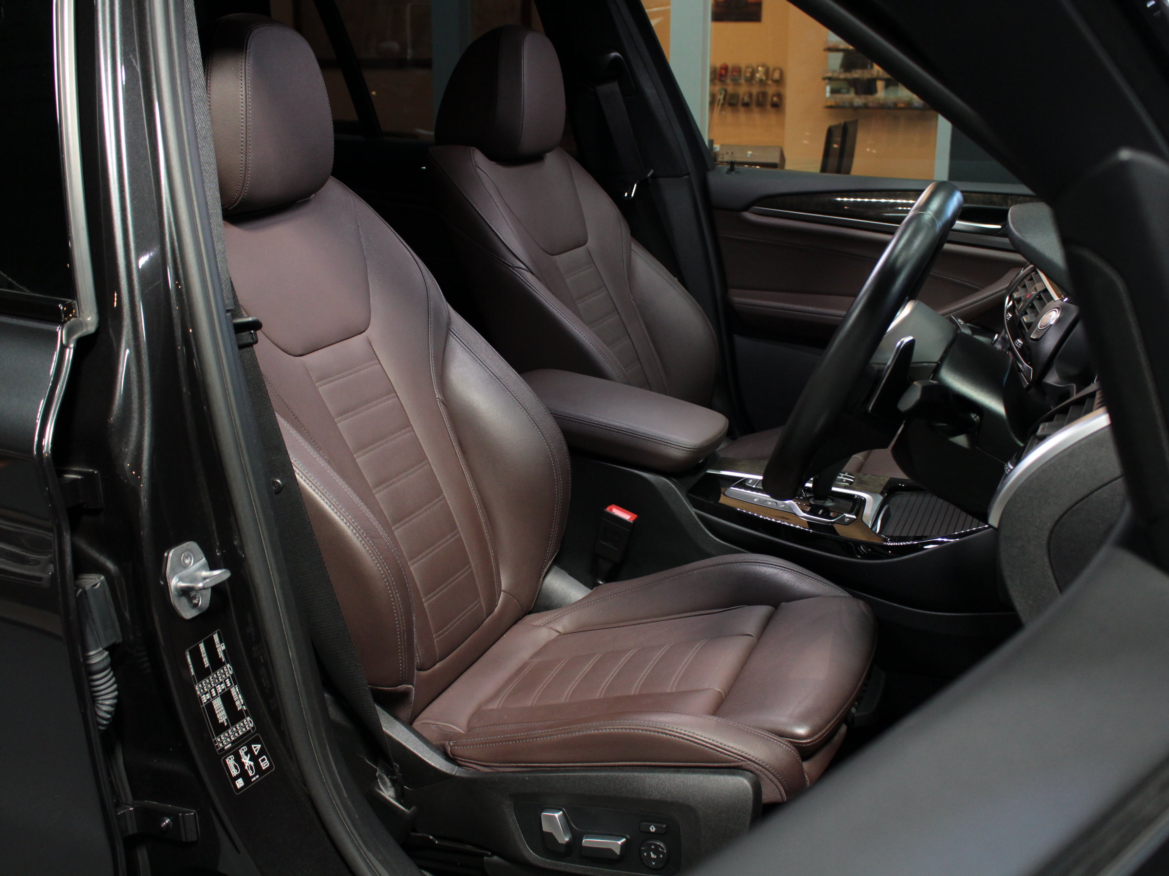 ＢＭＷ　Ｘ３　ｘＤｒｉｖｅ　２０ｄ　Ｍスポーツ