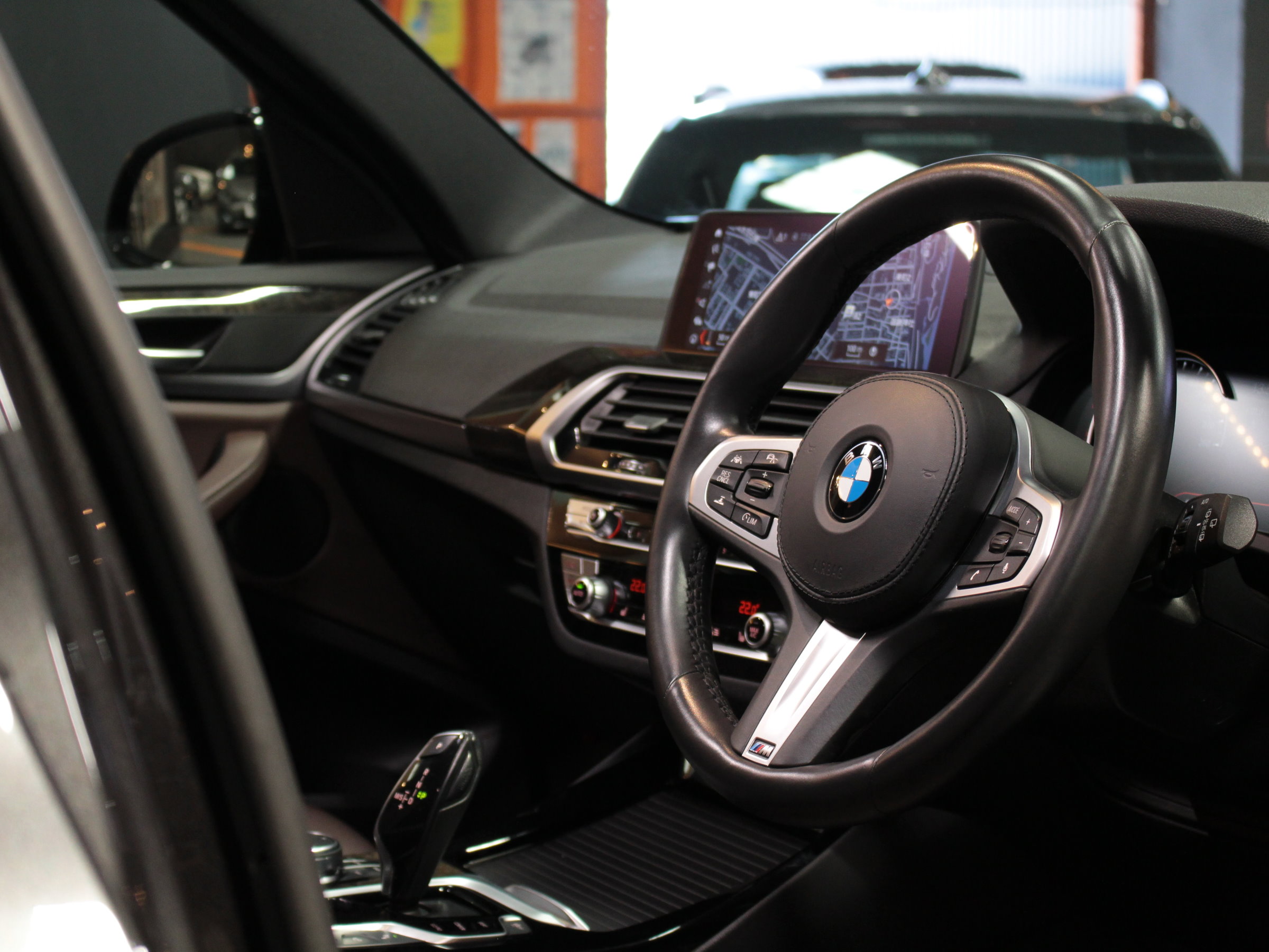 ＢＭＷ　Ｘ３　ｘＤｒｉｖｅ　２０ｄ　Ｍスポーツ