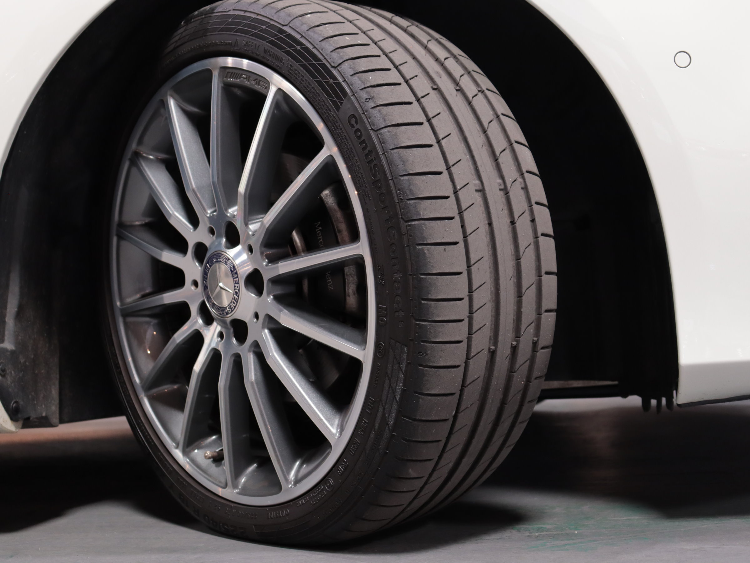 メルセデスベンツ　Ｂ１８０　スポーツ　ＡＭＧレザーエクスクルーシブ