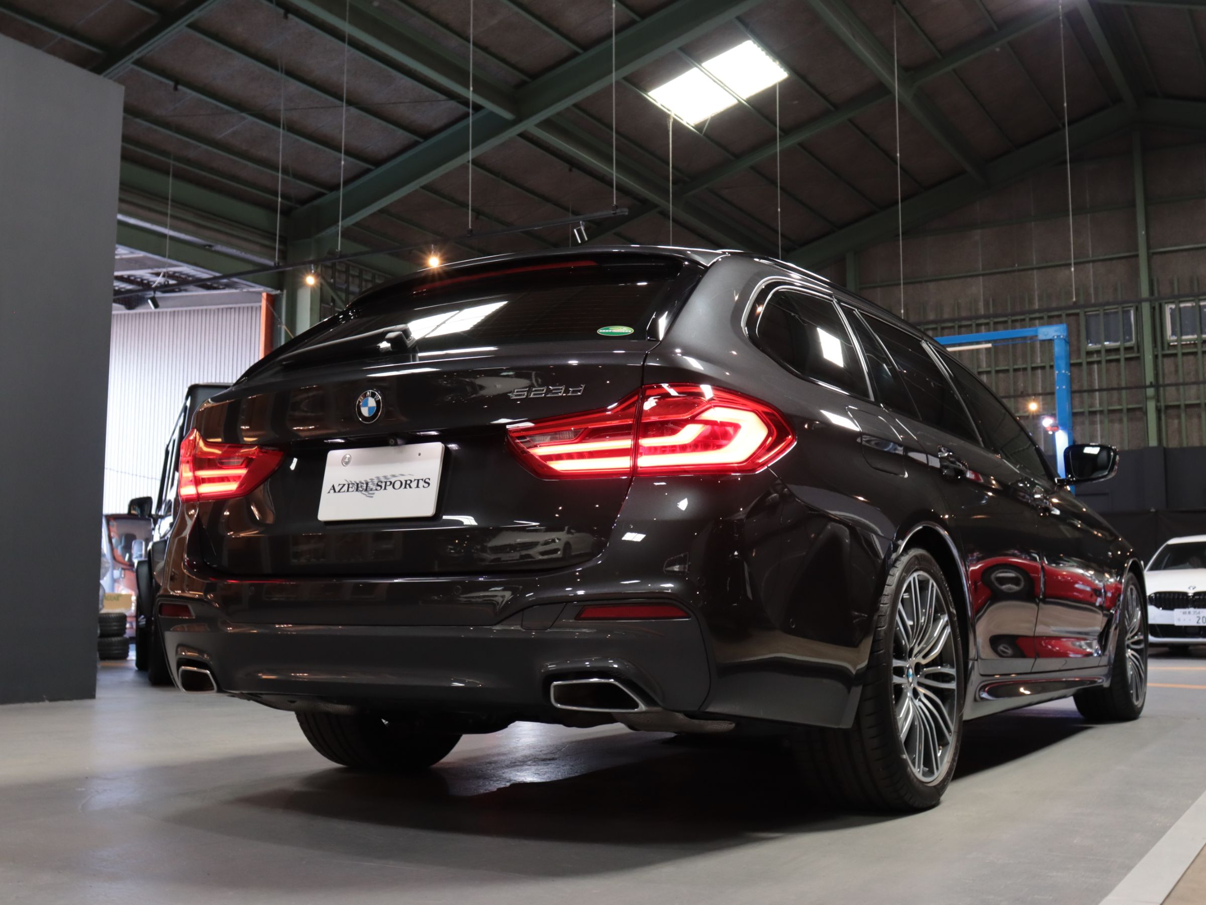 ＢＭＷ　５シリーズ　５２３ｄツーリング　Ｍスポーツ　ハイラインＰＫＧ