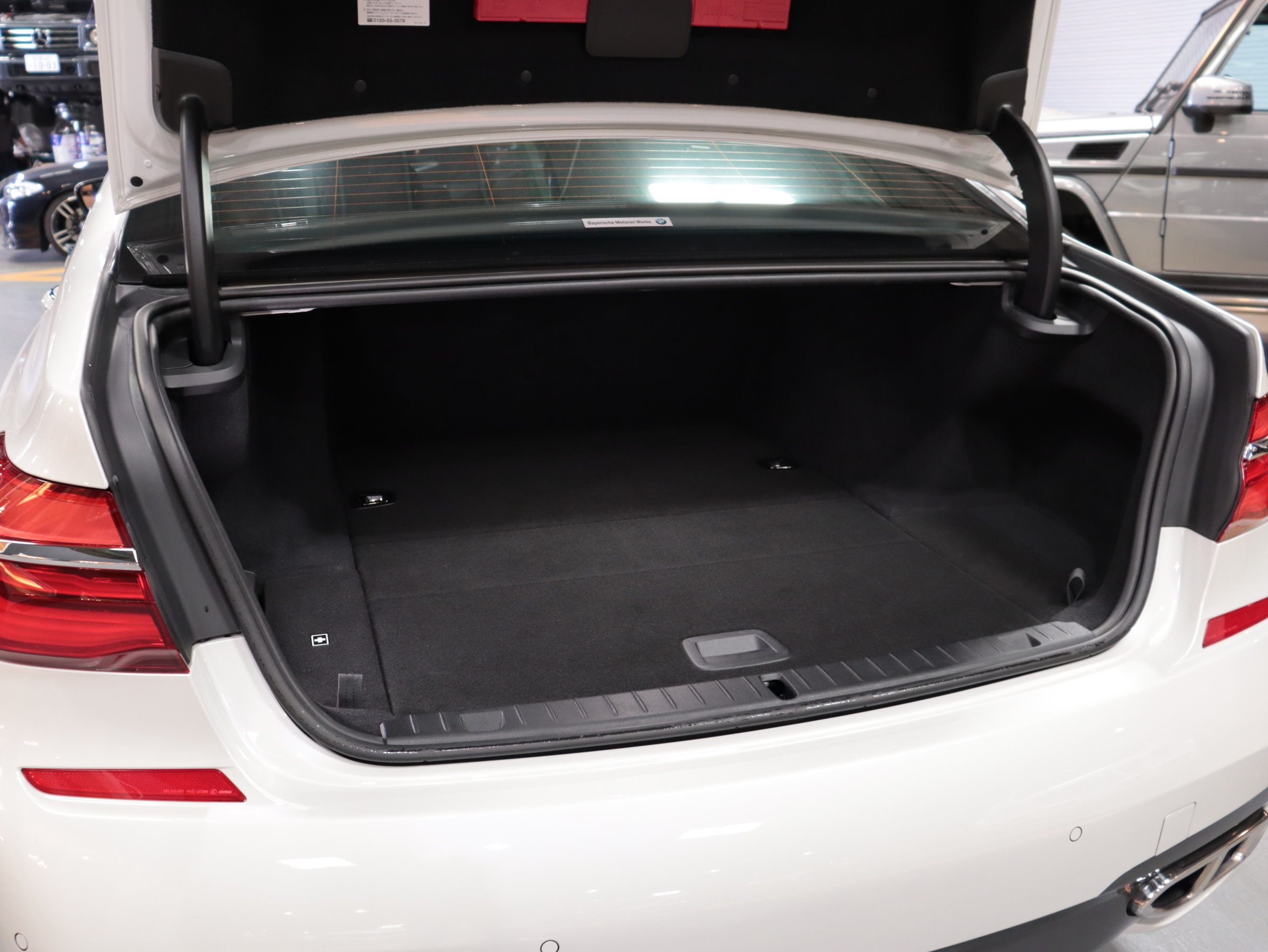 ＢＭＷ　７４０ｅアイパフォーマンス　Ｍスポーツ