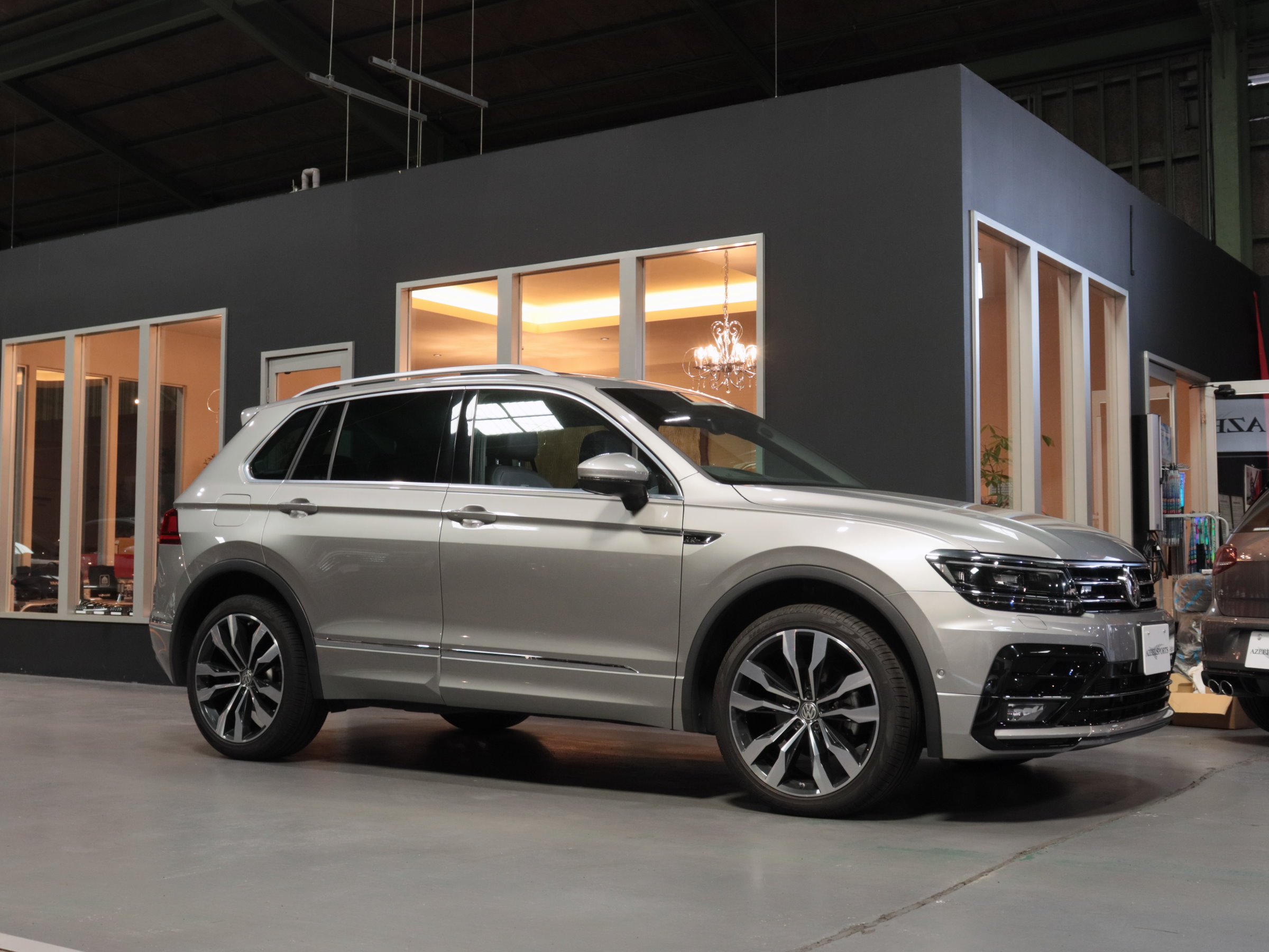 フォルクスワーゲン　ティグアン　ＴＤＩ４モーション　Ｒライン