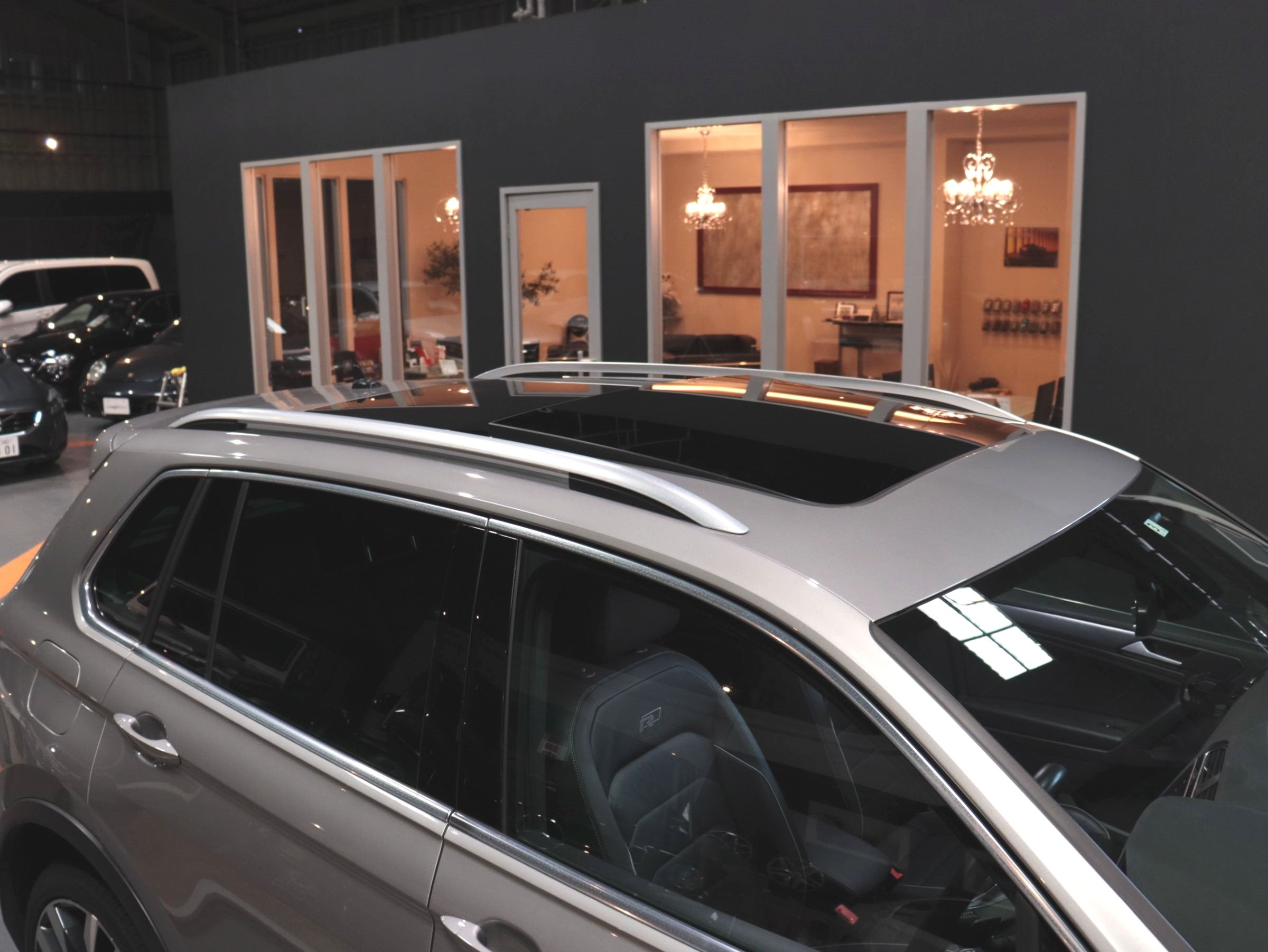フォルクスワーゲン　ティグアン　ＴＤＩ４モーション　Ｒライン