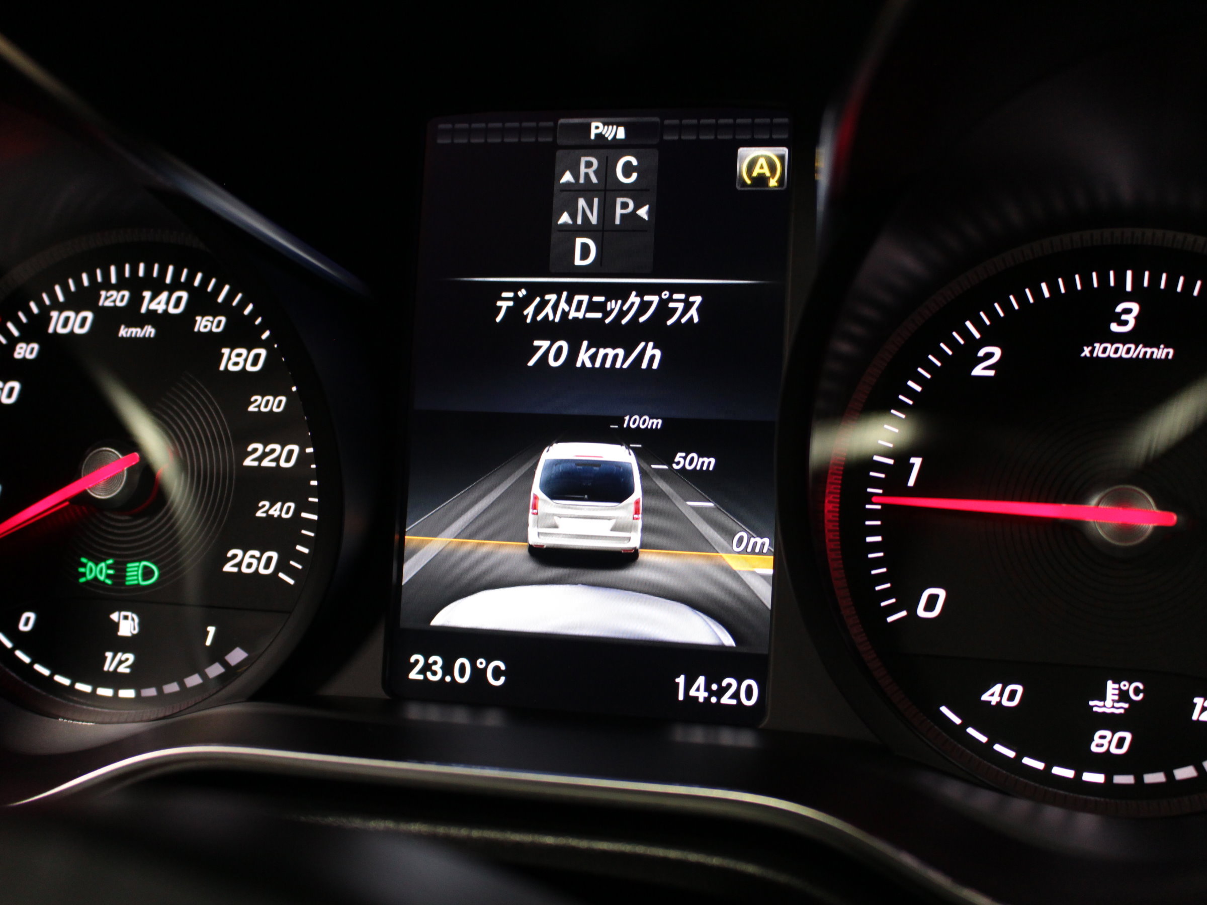 メルセデスベンツ　Ｖ２２０ｄ　スポーツ　