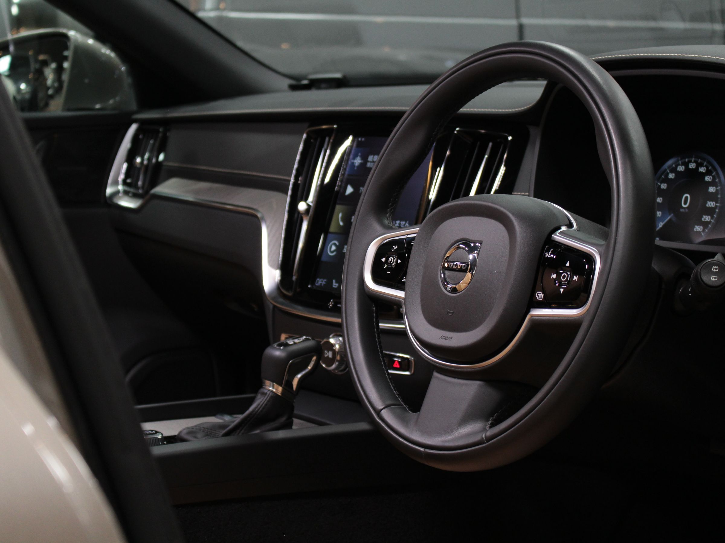 ボルボ　Ｖ６０　Ｔ５インスクリプション　