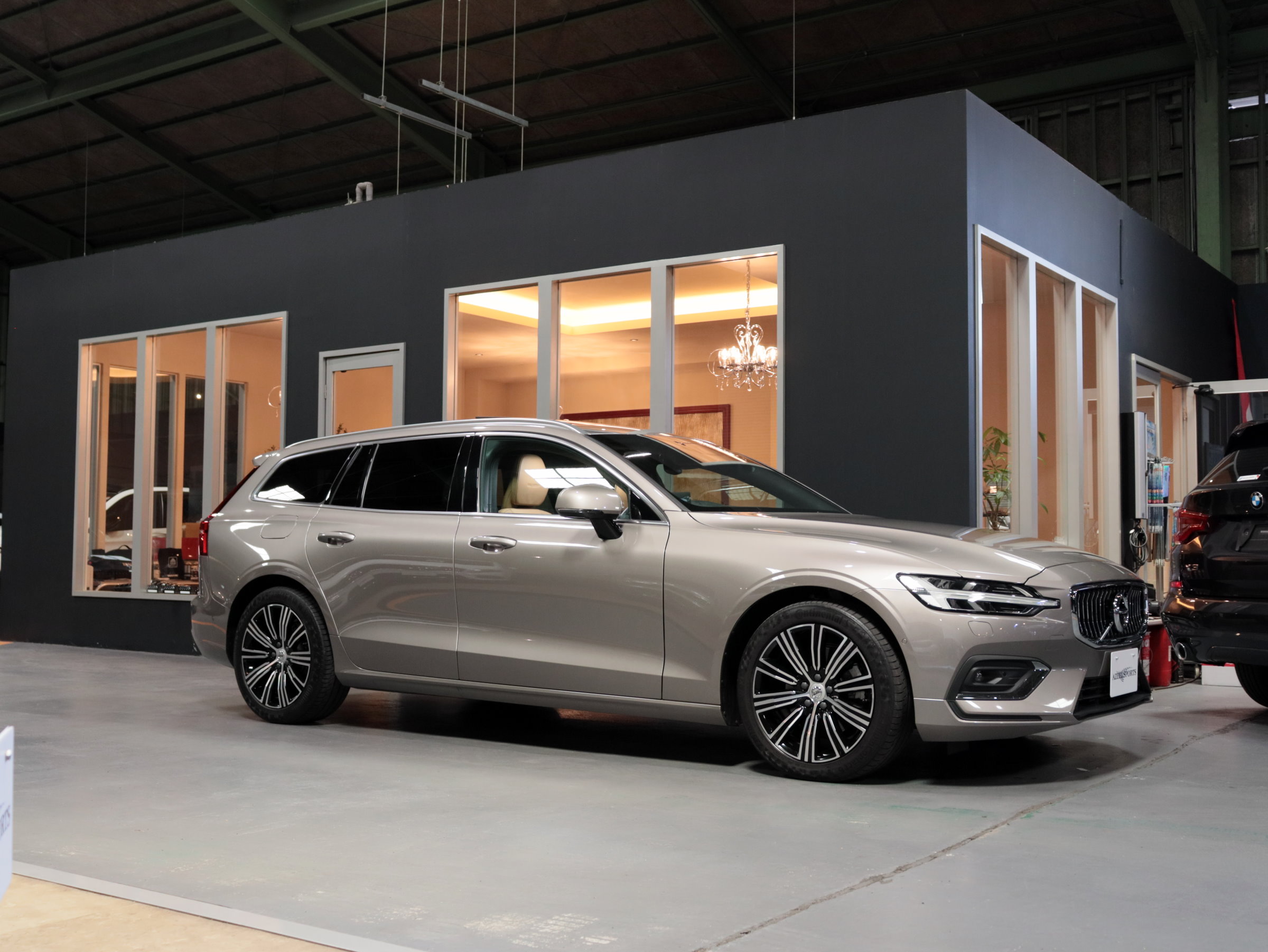 ボルボ　Ｖ６０　Ｔ５インスクリプション　