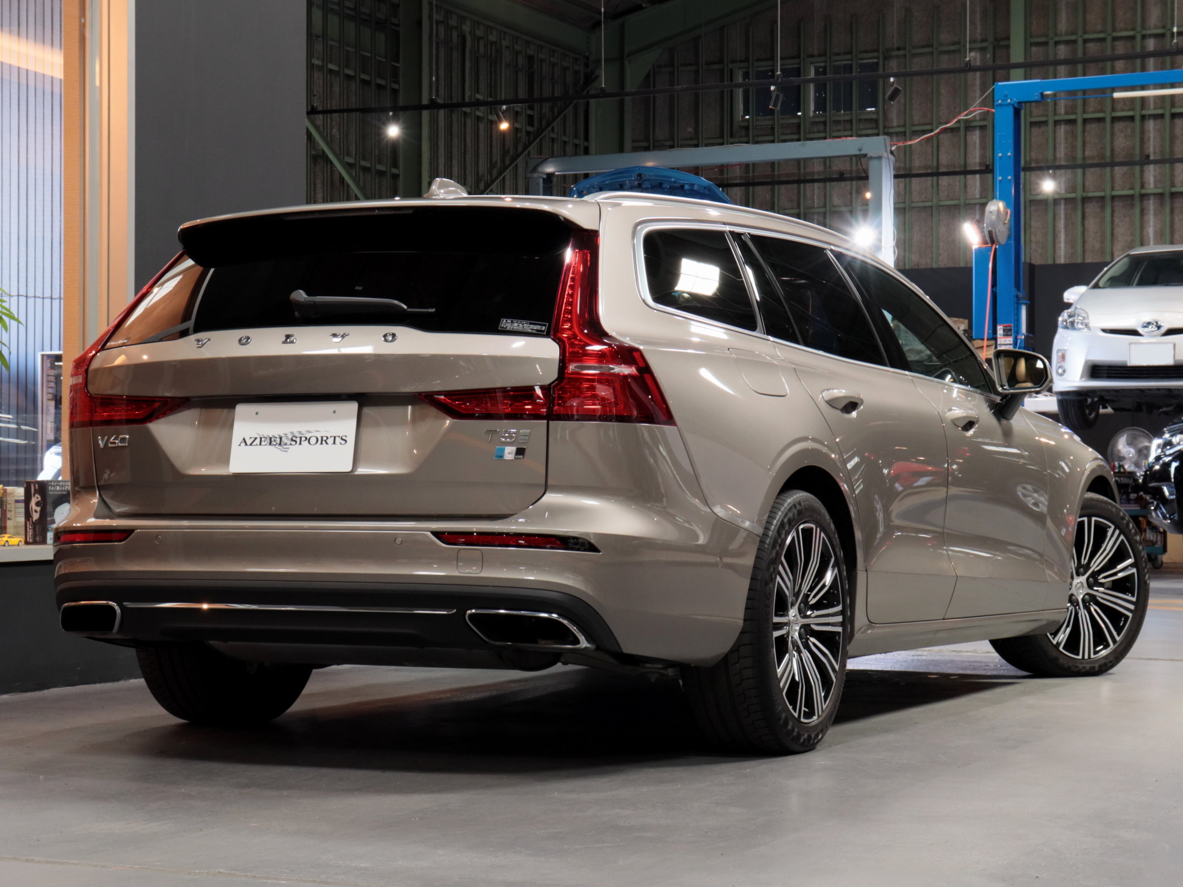 ボルボ　Ｖ６０　Ｔ５インスクリプション　