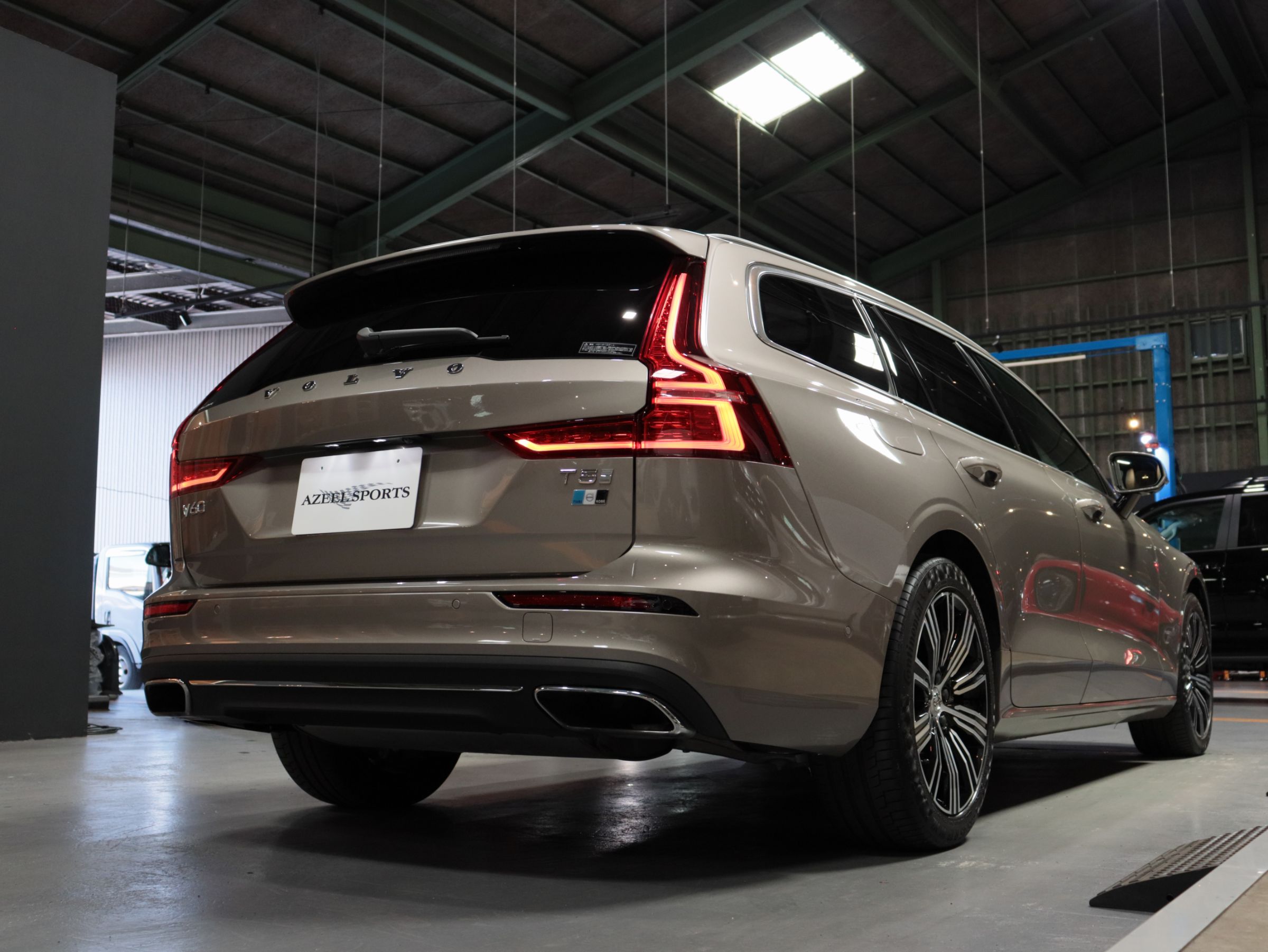 ボルボ　Ｖ６０　Ｔ５インスクリプション　