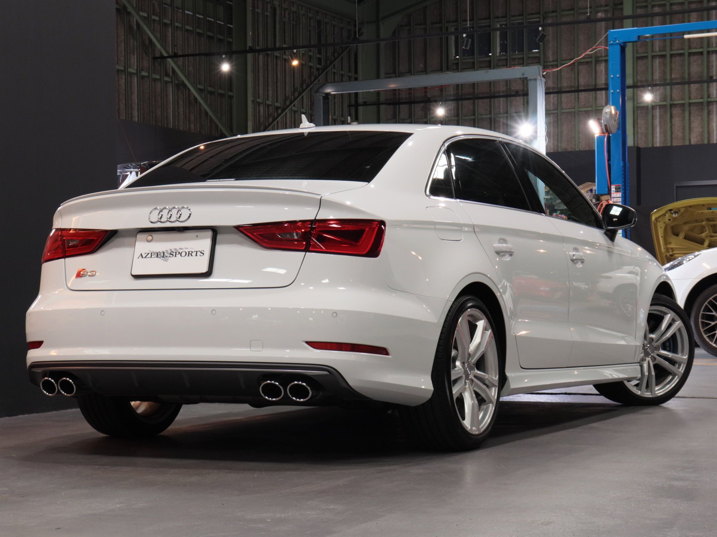 アウディ　Ｓ３セダン　２．０　４ＷD