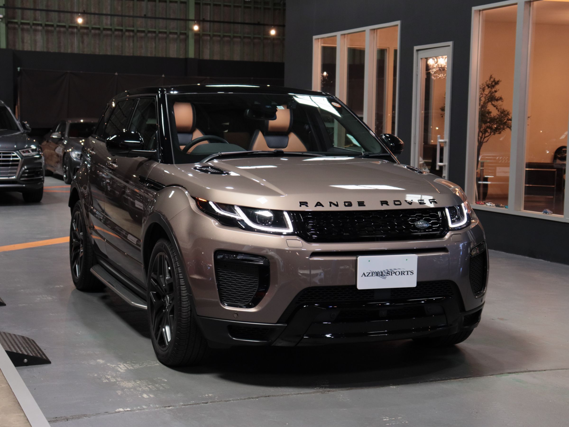ランドローバー　レンジローバーイヴォーク　ＨＳＥダイナミック２．０Ｌ　Ｄ１８０　４ＷＤ