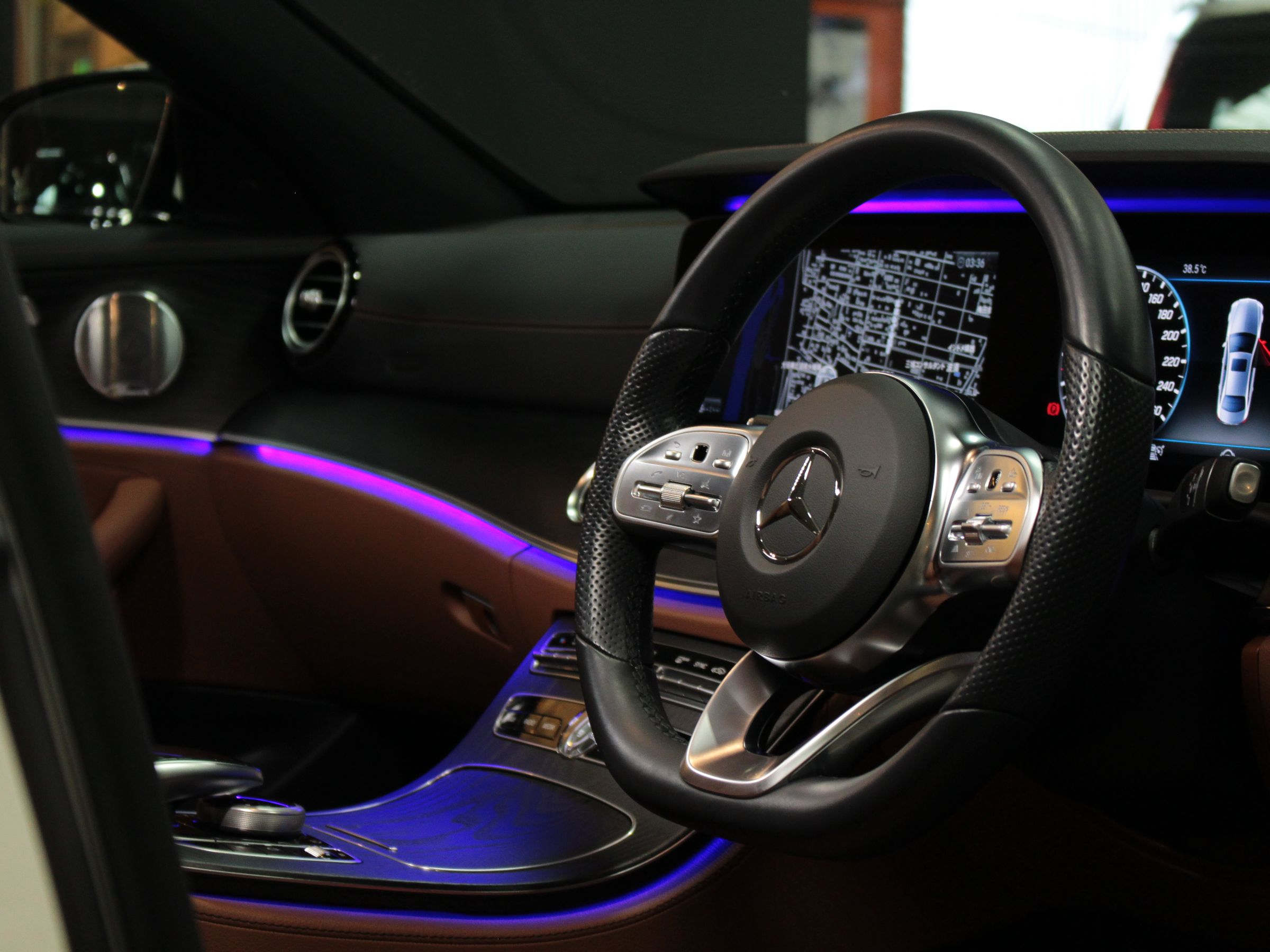 メルセデスベンツ　Ｅ２５０アバンギャルド　スポーツ　レザーエクスクルーシブ