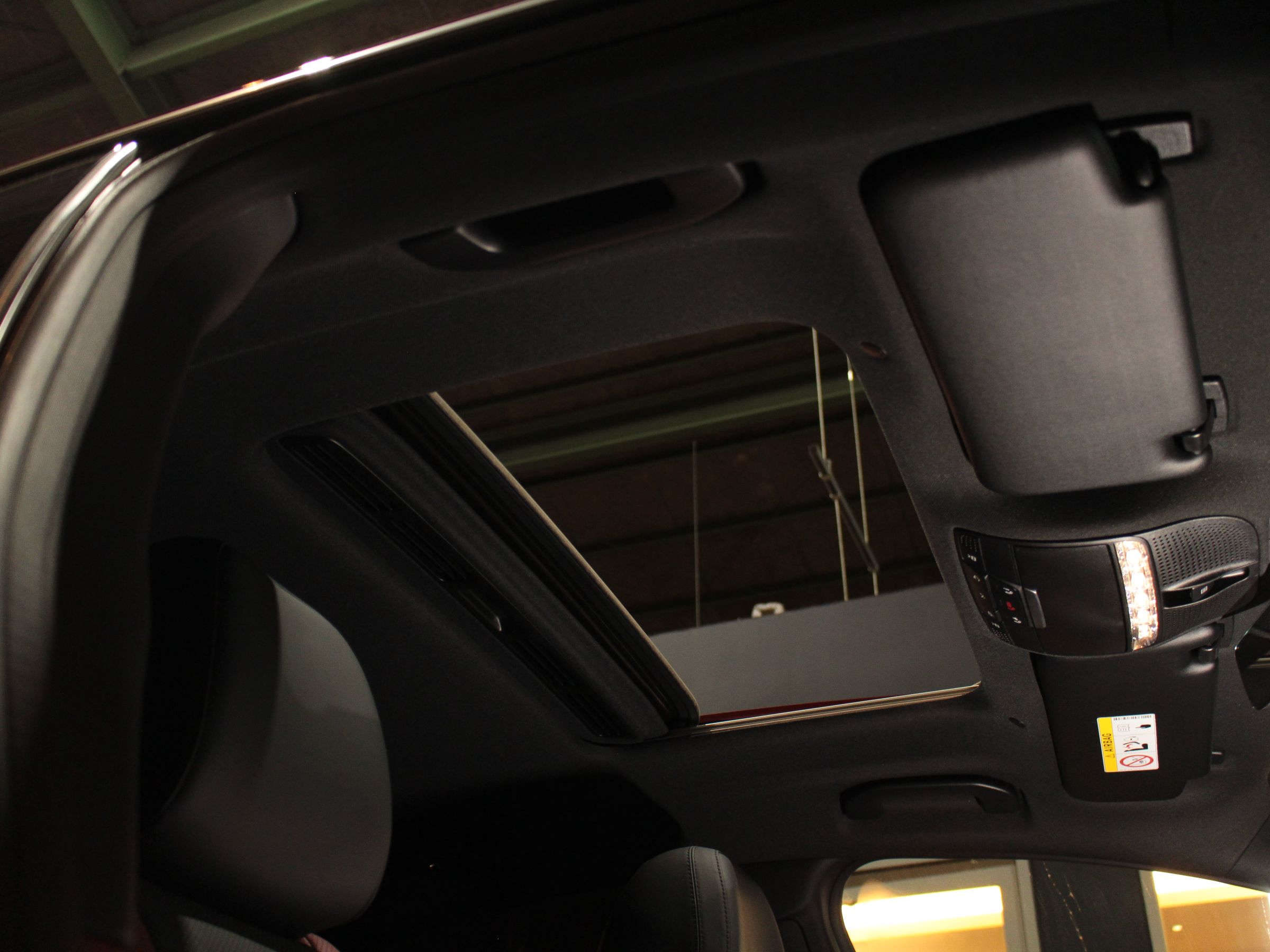 メルセデスベンツ　ＣＬＳ２２０ｄ　スポーツ　レザーエクスクルーシブＰＫＧ