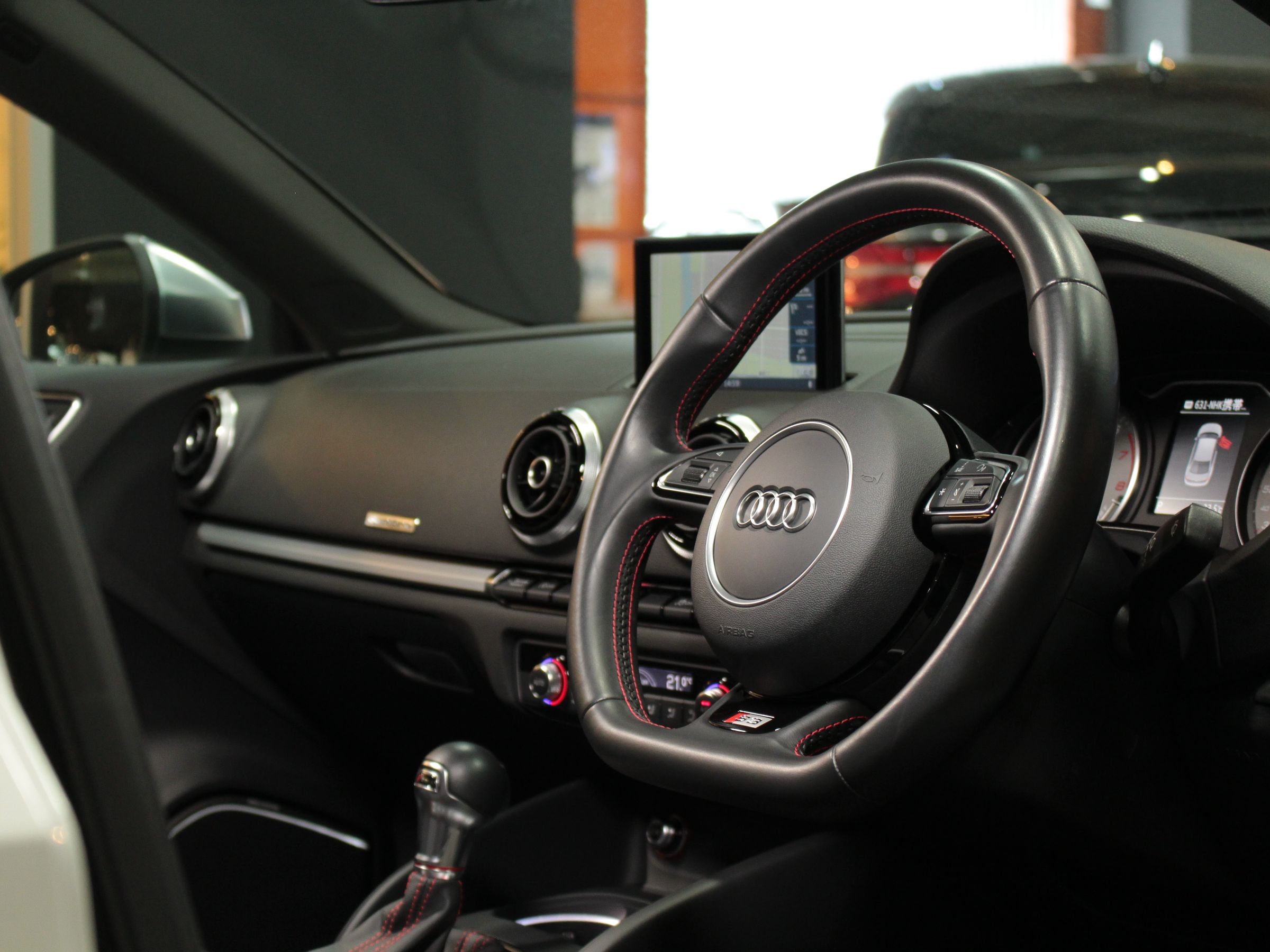 アウディ　Ｓ３セダン　２．０　４ＷD