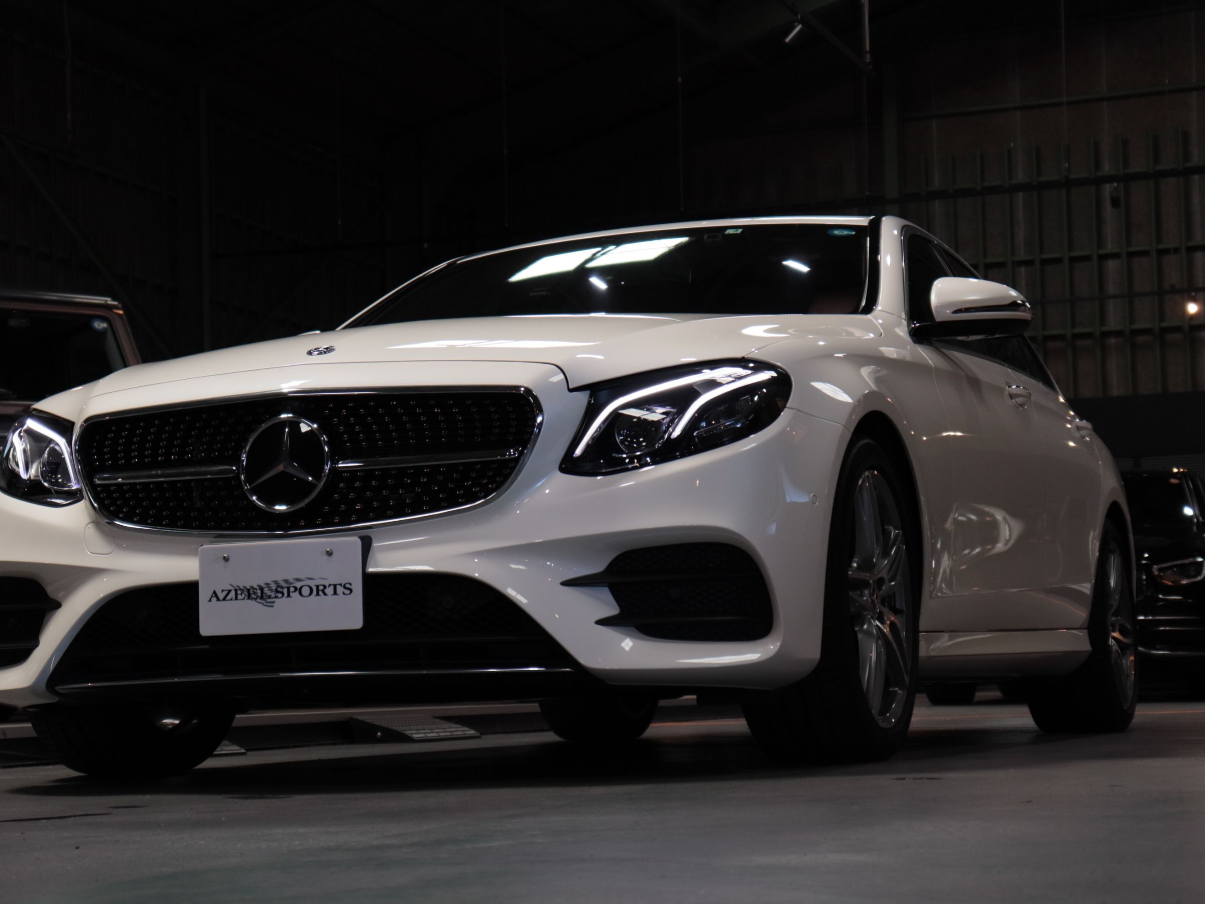 メルセデスベンツ　Ｅ２５０アバンギャルド　スポーツ　レザーエクスクルーシブ