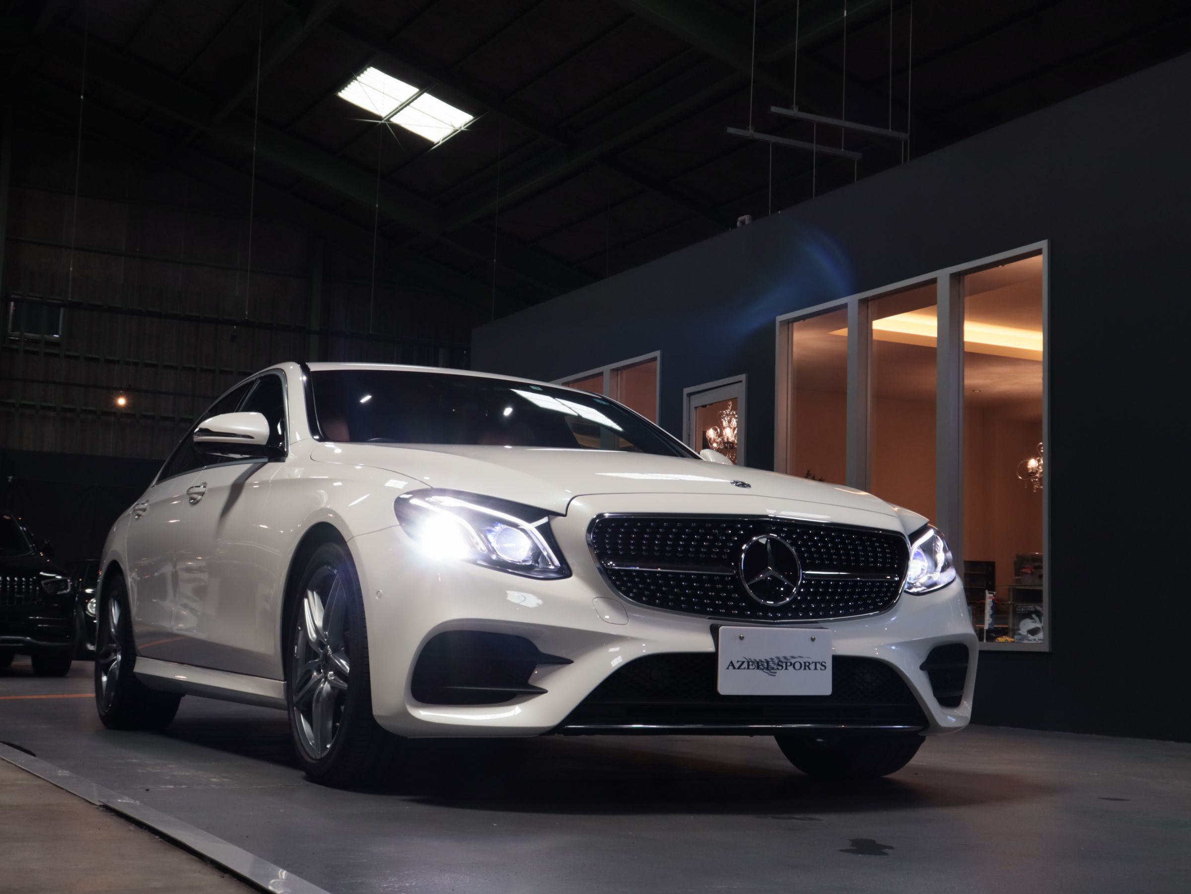メルセデスベンツ　Ｅ２５０アバンギャルド　スポーツ　レザーエクスクルーシブ