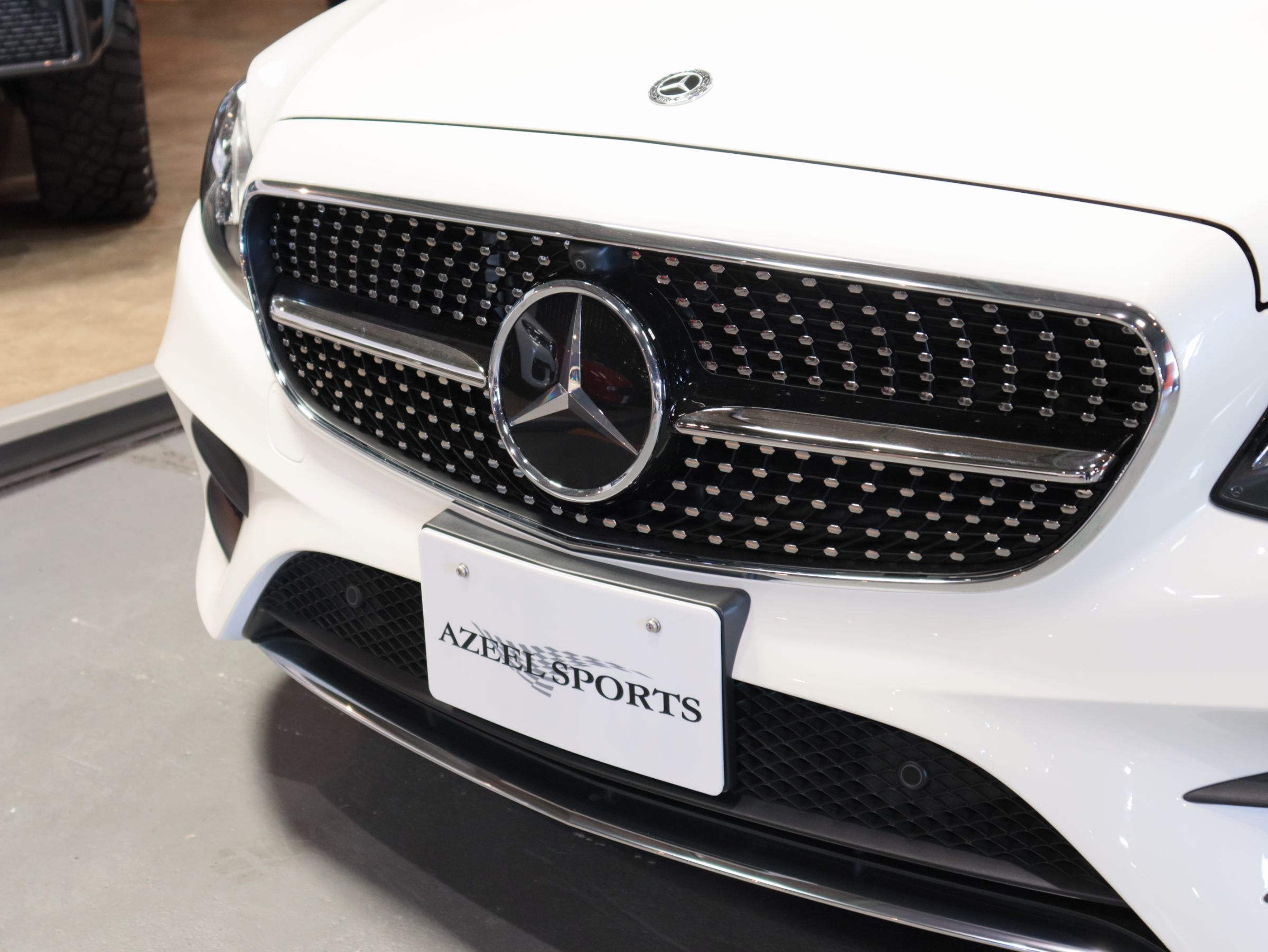 メルセデスベンツ　Ｅ２５０アバンギャルド　スポーツ　レザーエクスクルーシブ
