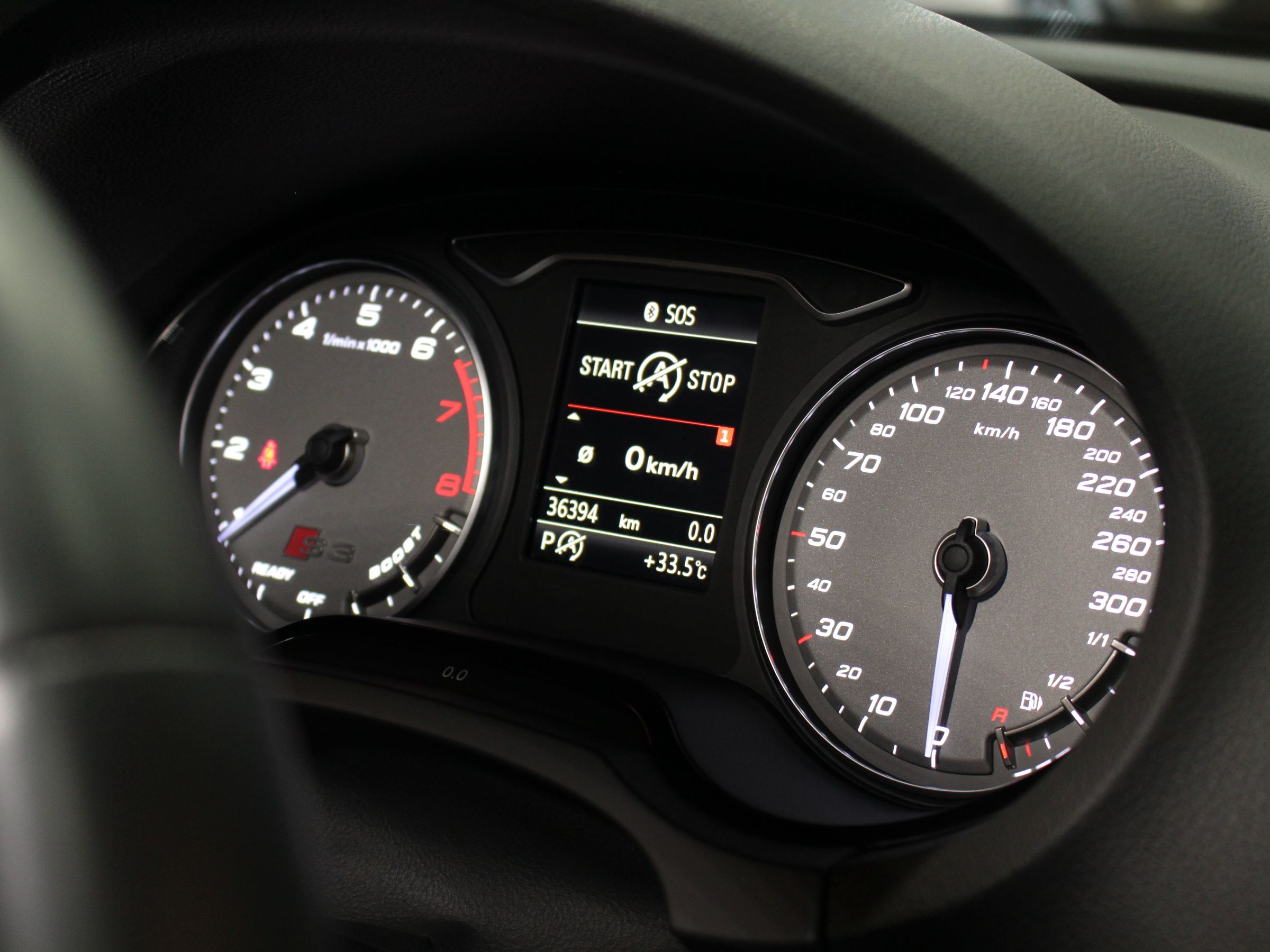 アウディ　Ｓ３セダン　２．０　４ＷD