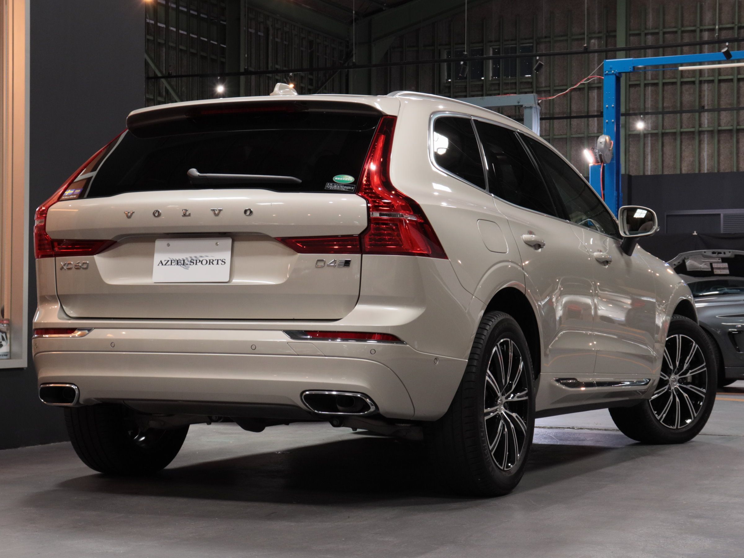 ボルボ　ＸＣ６０　Ｄ４インスクリプション　ＡＷＤ
