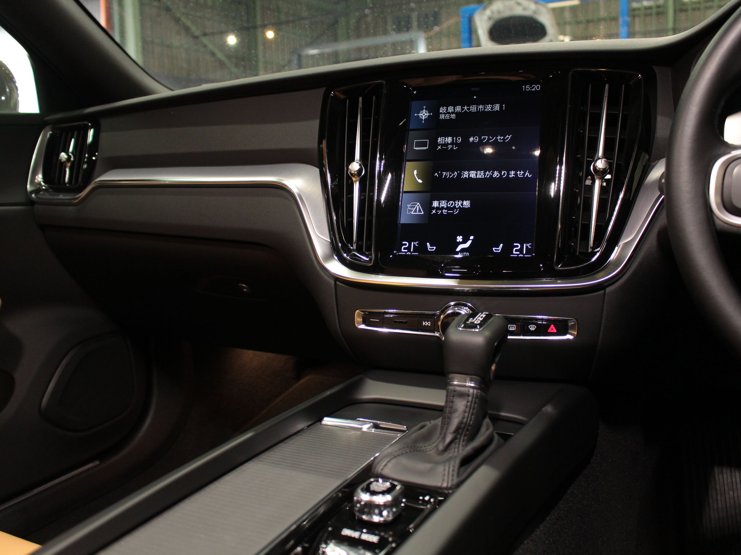 ボルボ　Ｖ６０　Ｔ５モメンタム