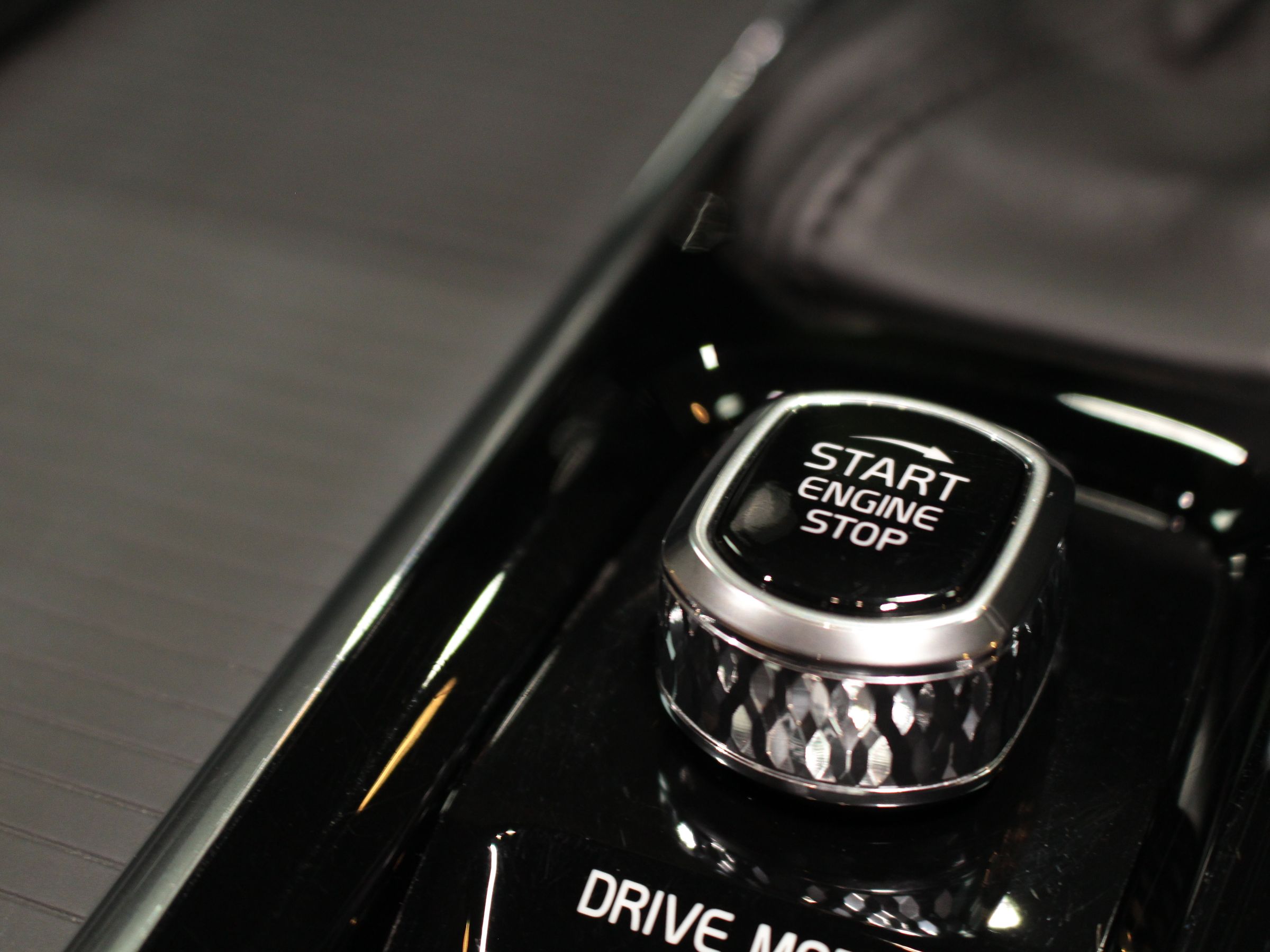 ボルボ　Ｖ６０　Ｔ５モメンタム