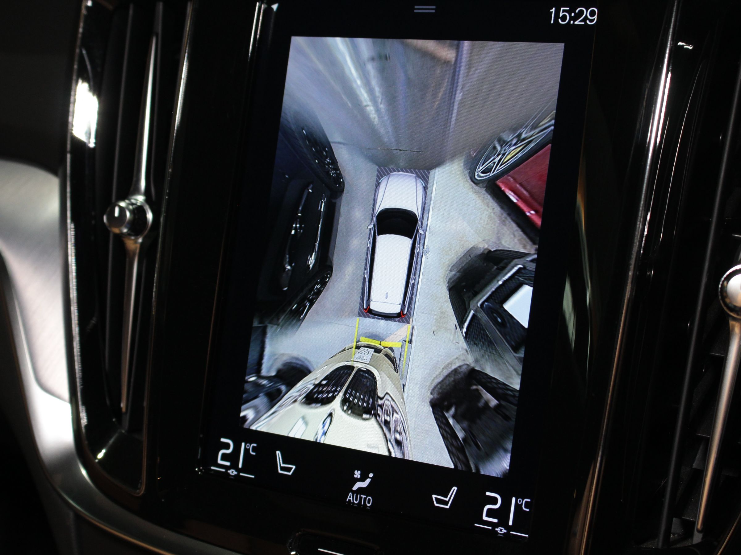 ボルボ　Ｖ６０　Ｔ５モメンタム