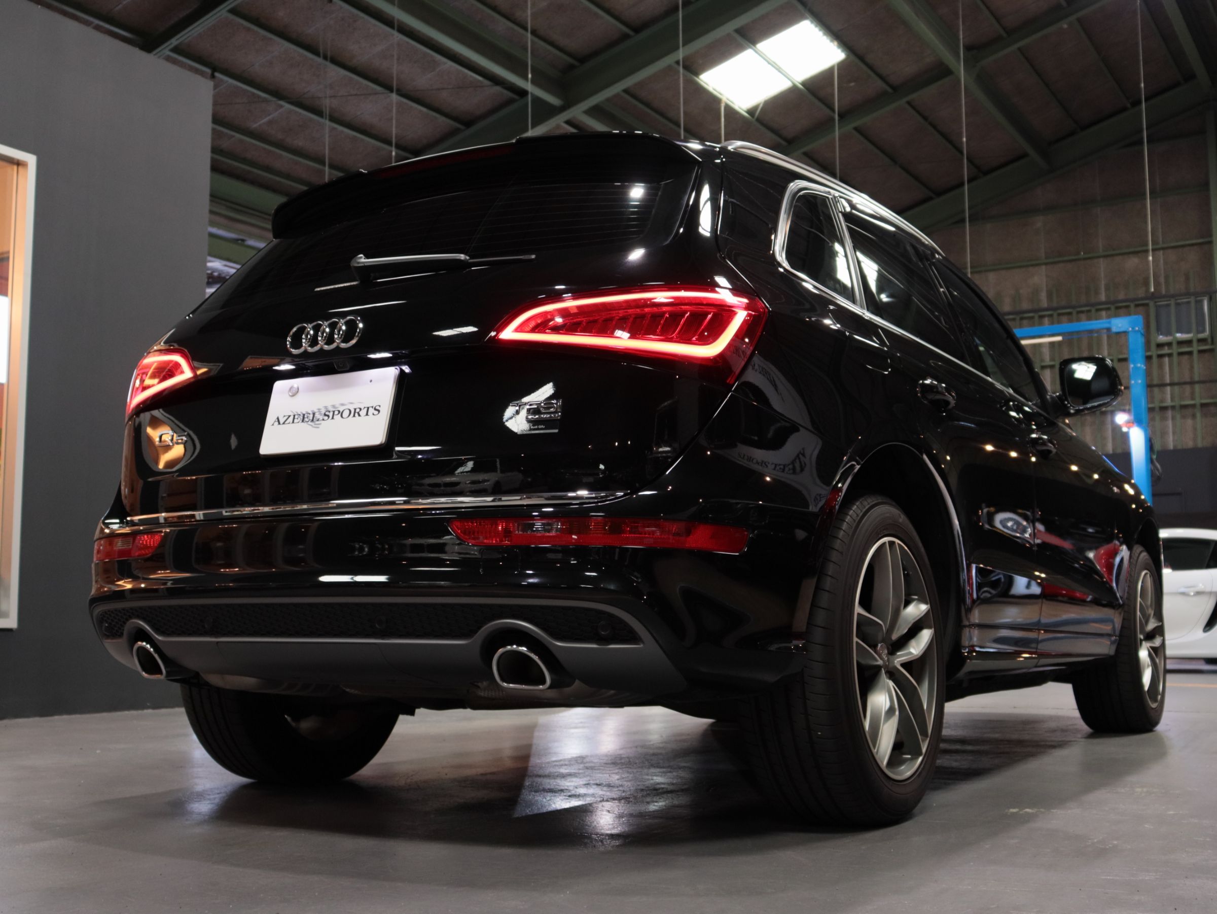 アウディ　Ｑ５　２．０ＴＦＳＩクワトロ　Ｓライン