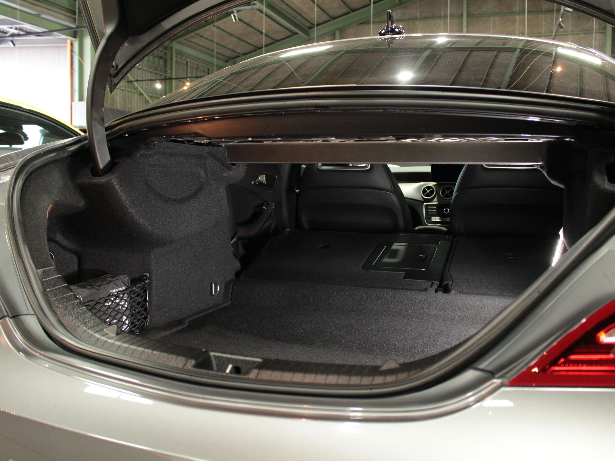 メルセデスベンツ　ＣＬＡ１８０　スポーツ
