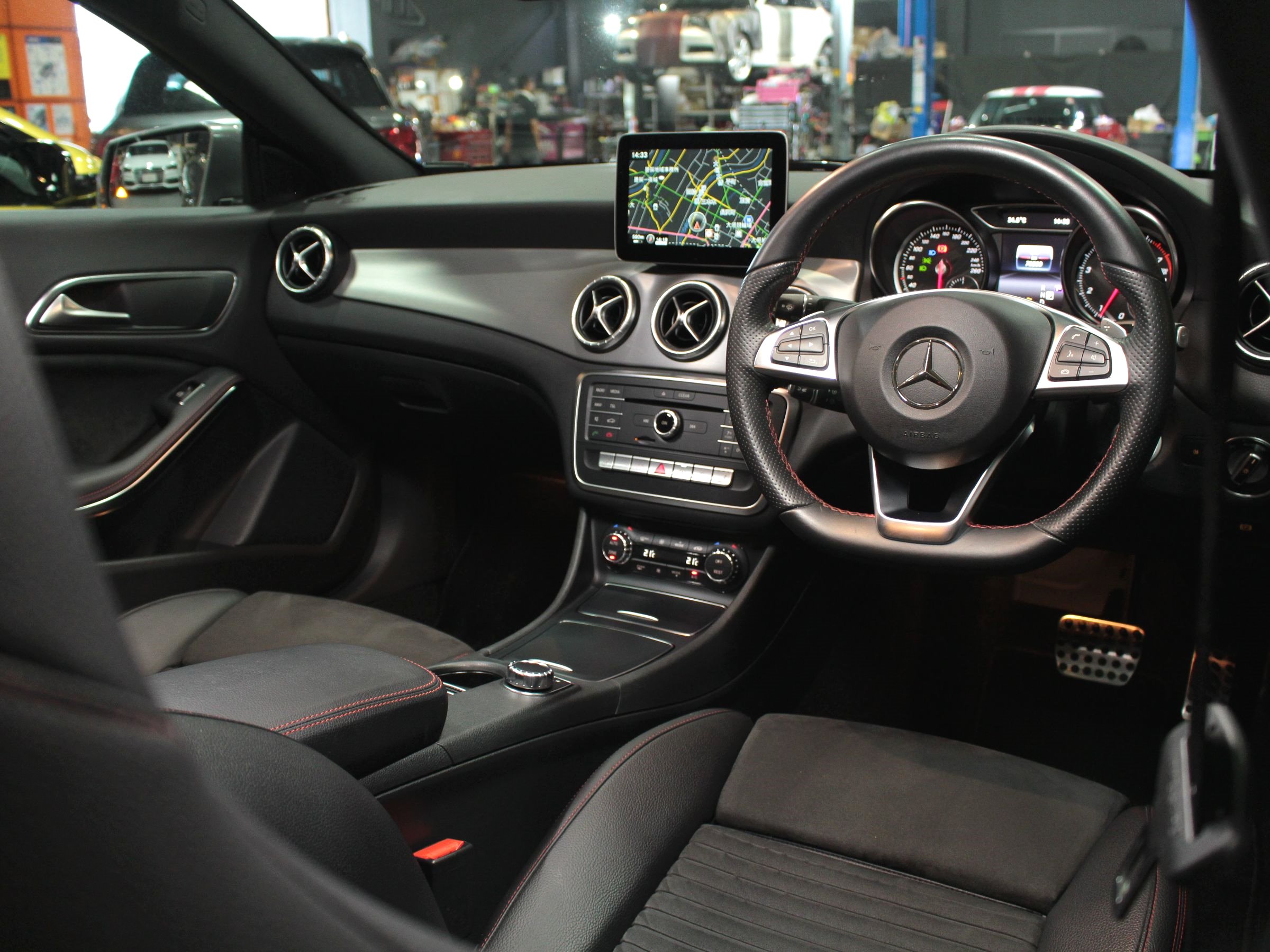 メルセデスベンツ　ＣＬＡ１８０　スポーツ