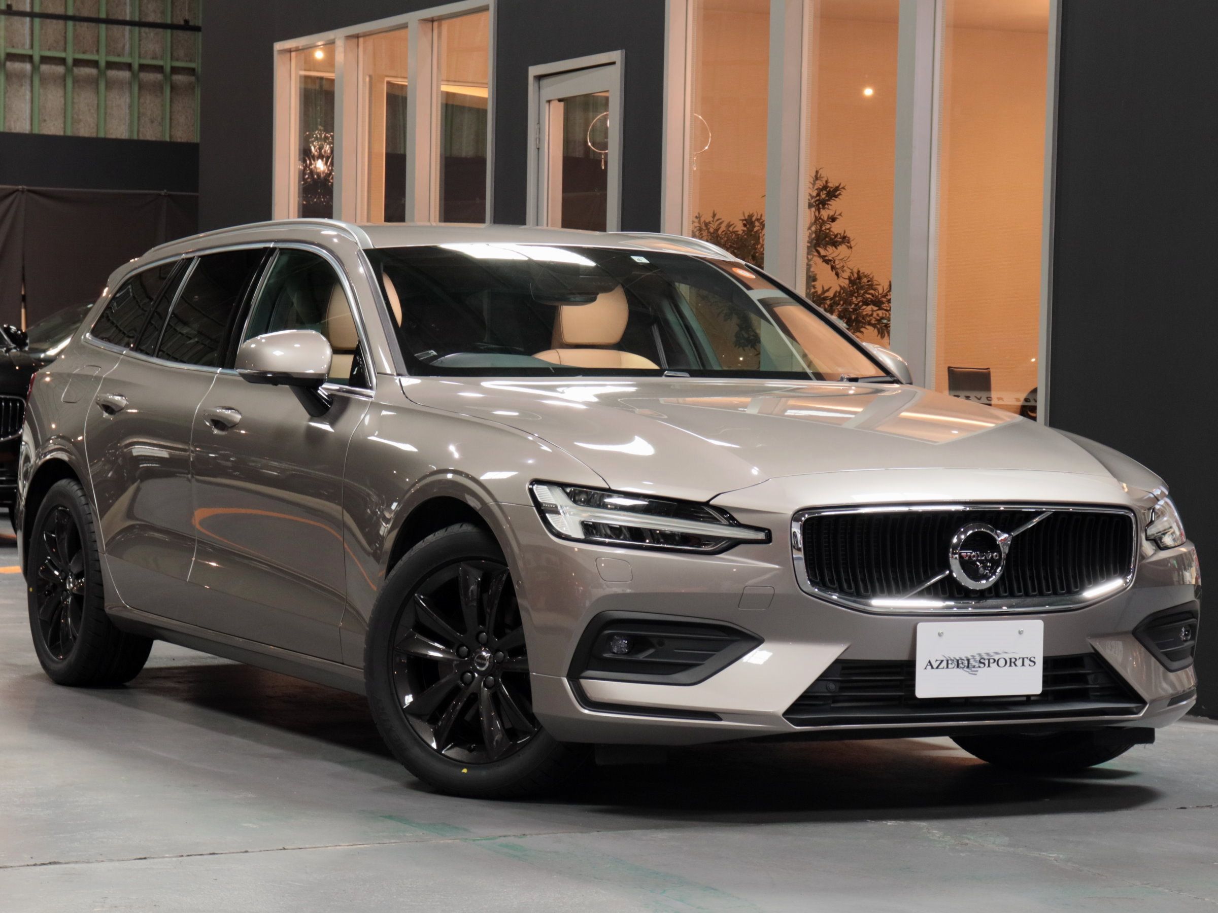 ボルボ　Ｖ６０　Ｔ５モメンタム