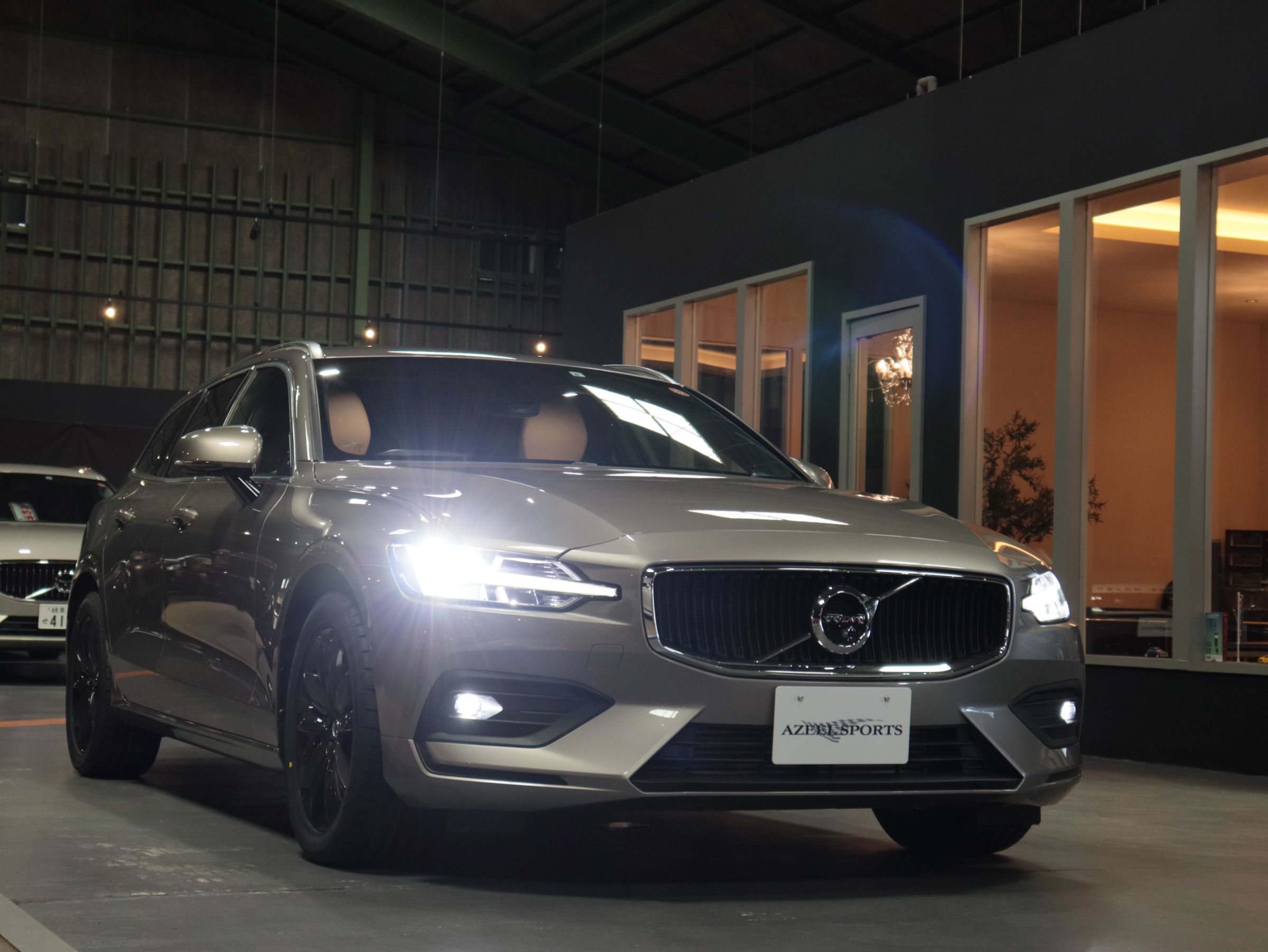ボルボ　Ｖ６０　Ｔ５モメンタム