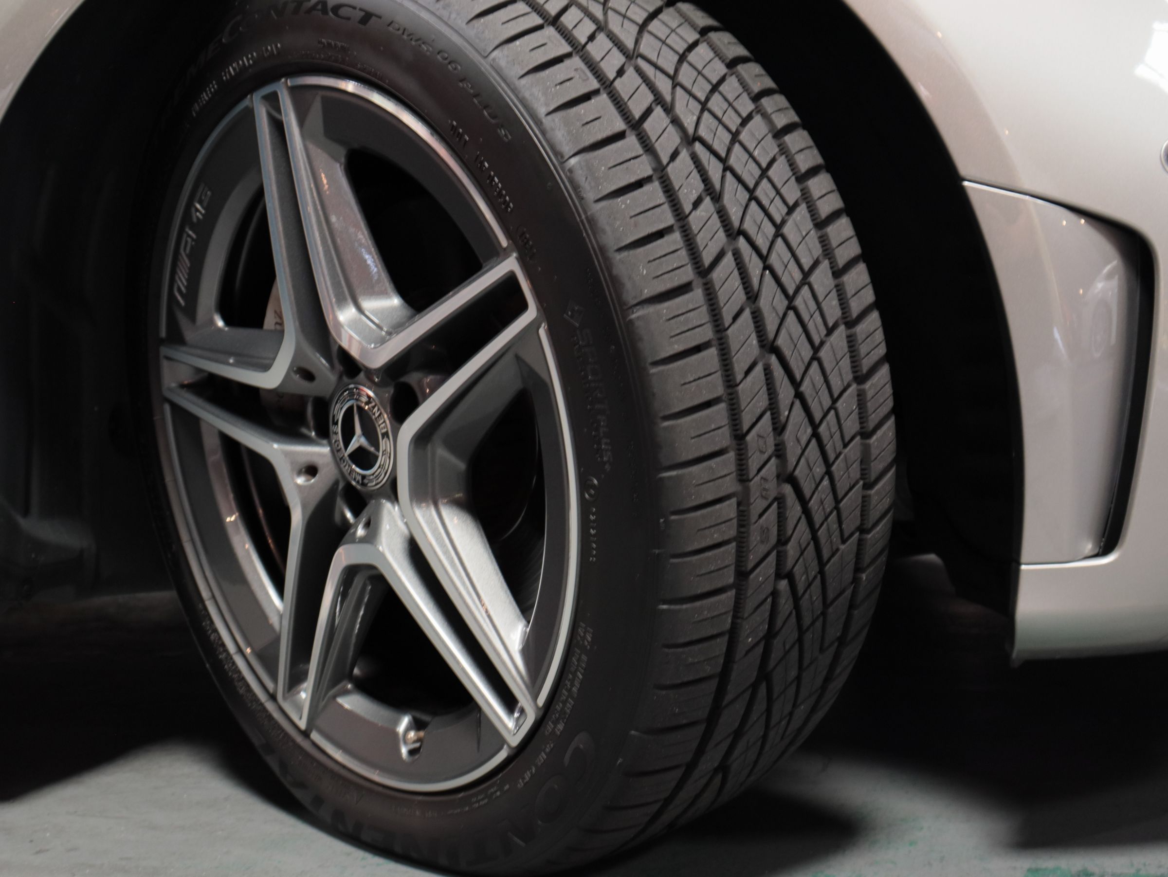 メルセデスベンツ　Ｃ２００ステーションワゴン　アバンギャルド　ＡＭＧライン