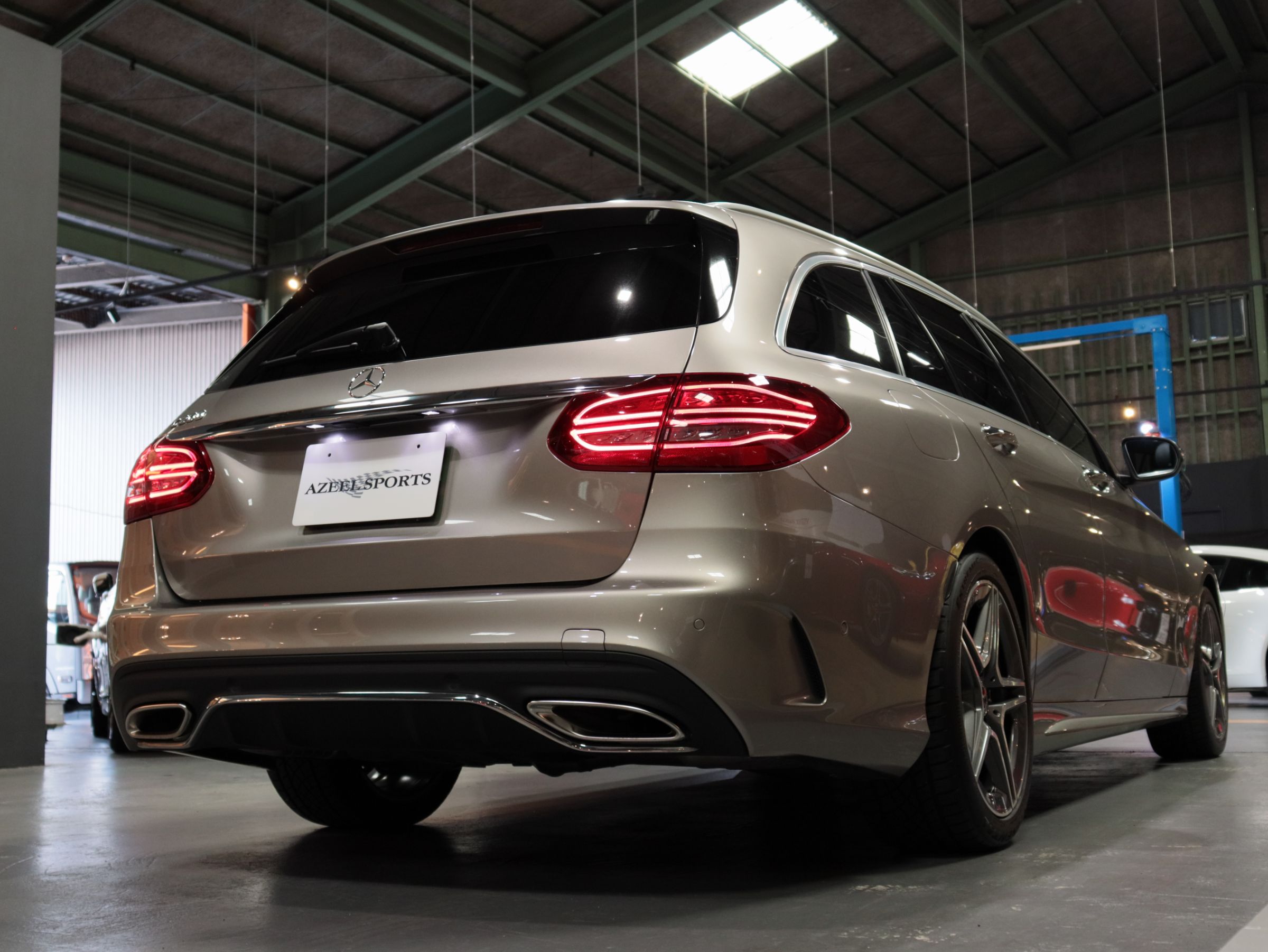 メルセデスベンツ　Ｃ２００ステーションワゴン　アバンギャルド　ＡＭＧライン