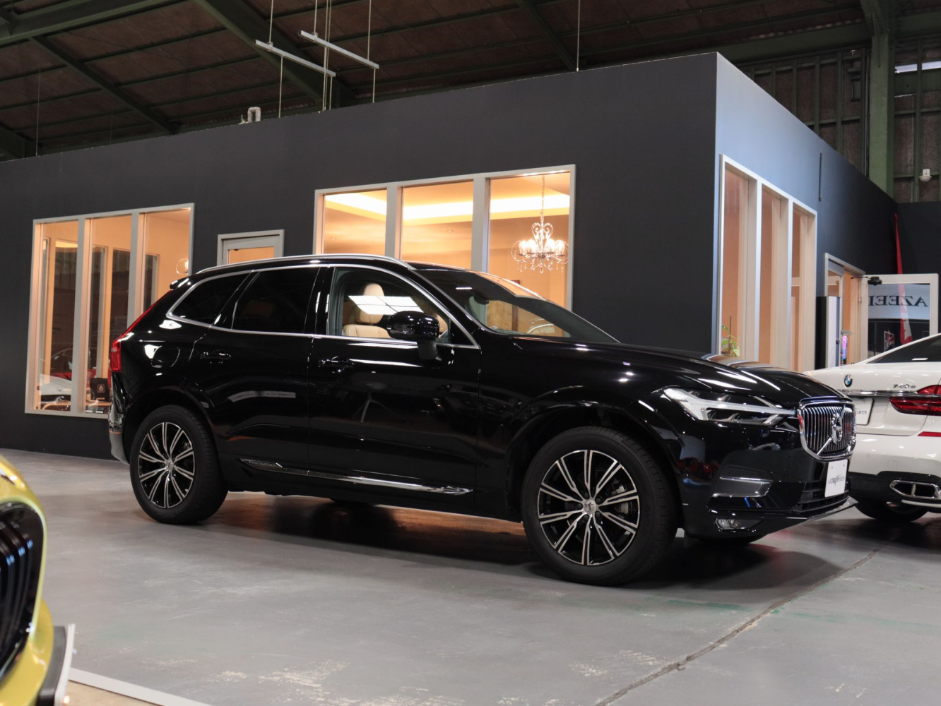 ボルボ　ＸＣ６０　Ｄ４インスクリプション　４ＷＤ