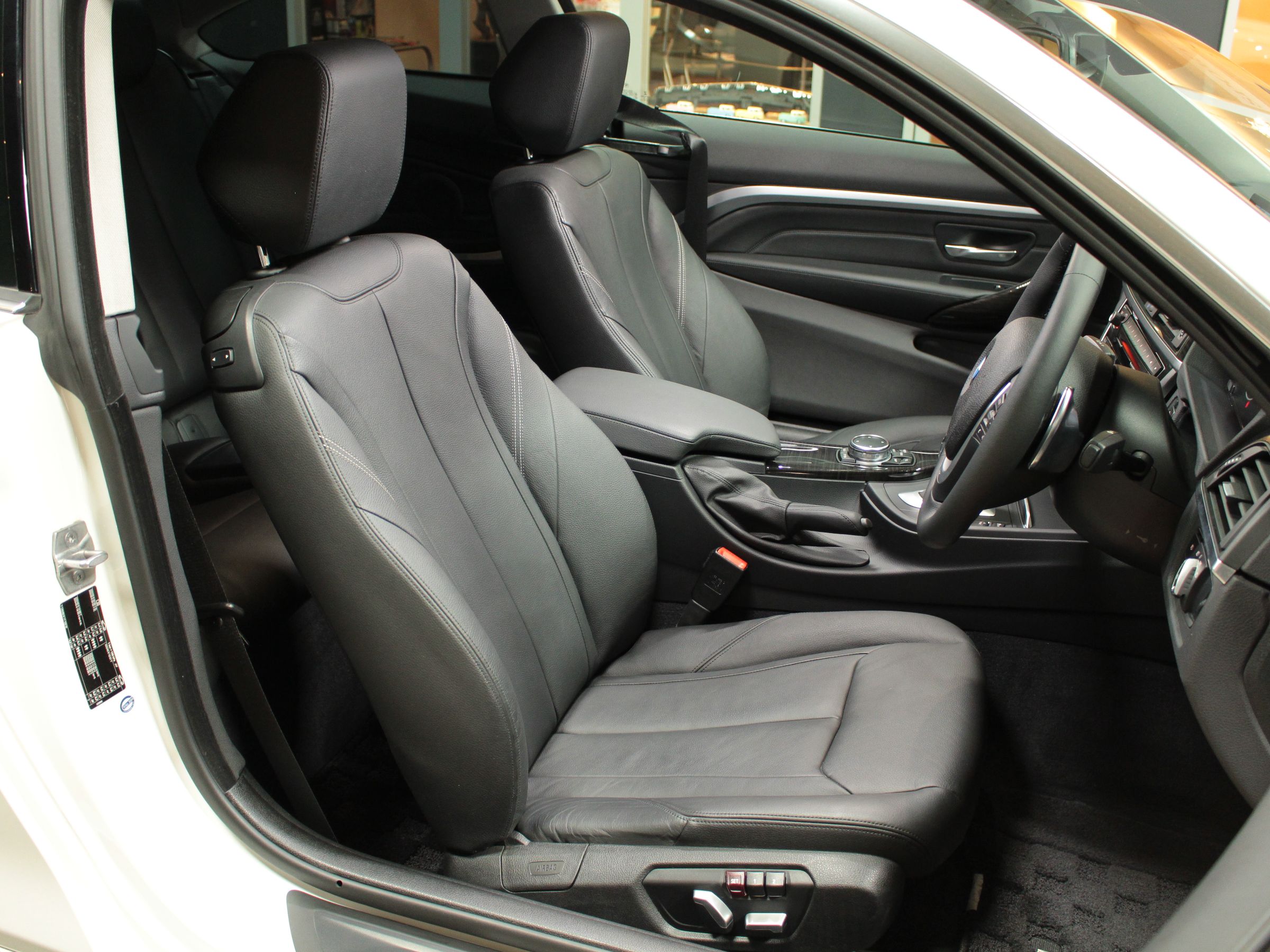 ＢＭＷ　４２０ｉクーペ　ラグジュアリー